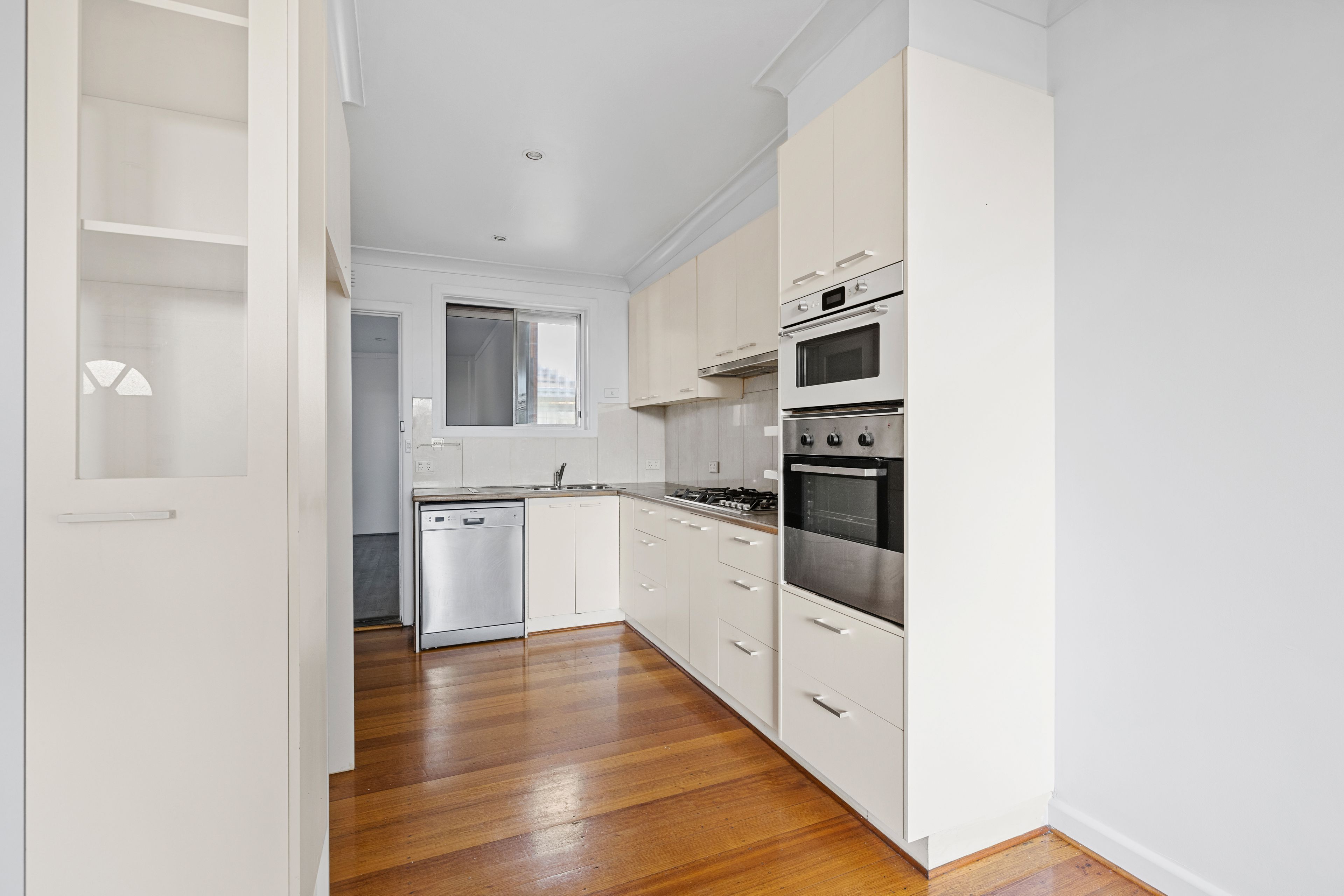 1/160 Corrigan Road — photo 5 of 11