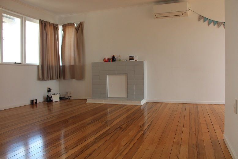 32 Sunnyfield Crescent, Glenfield, North Shore City