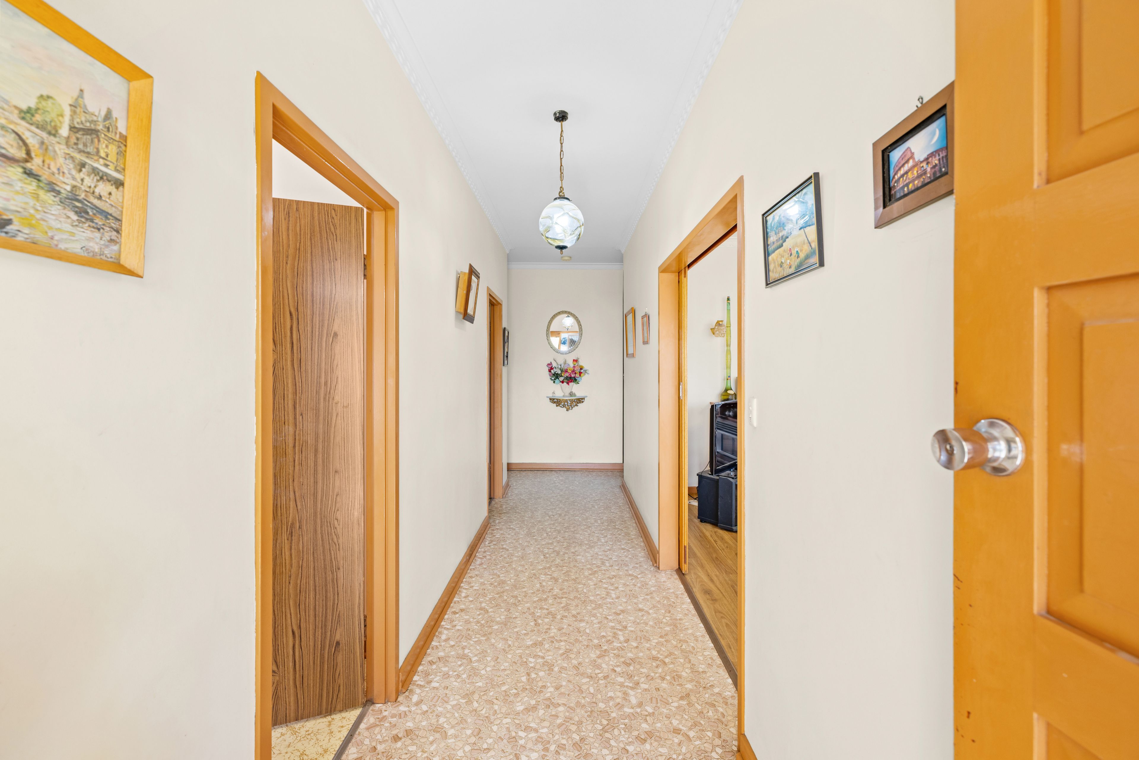12 Trevor Avenue — photo 6 of 25
