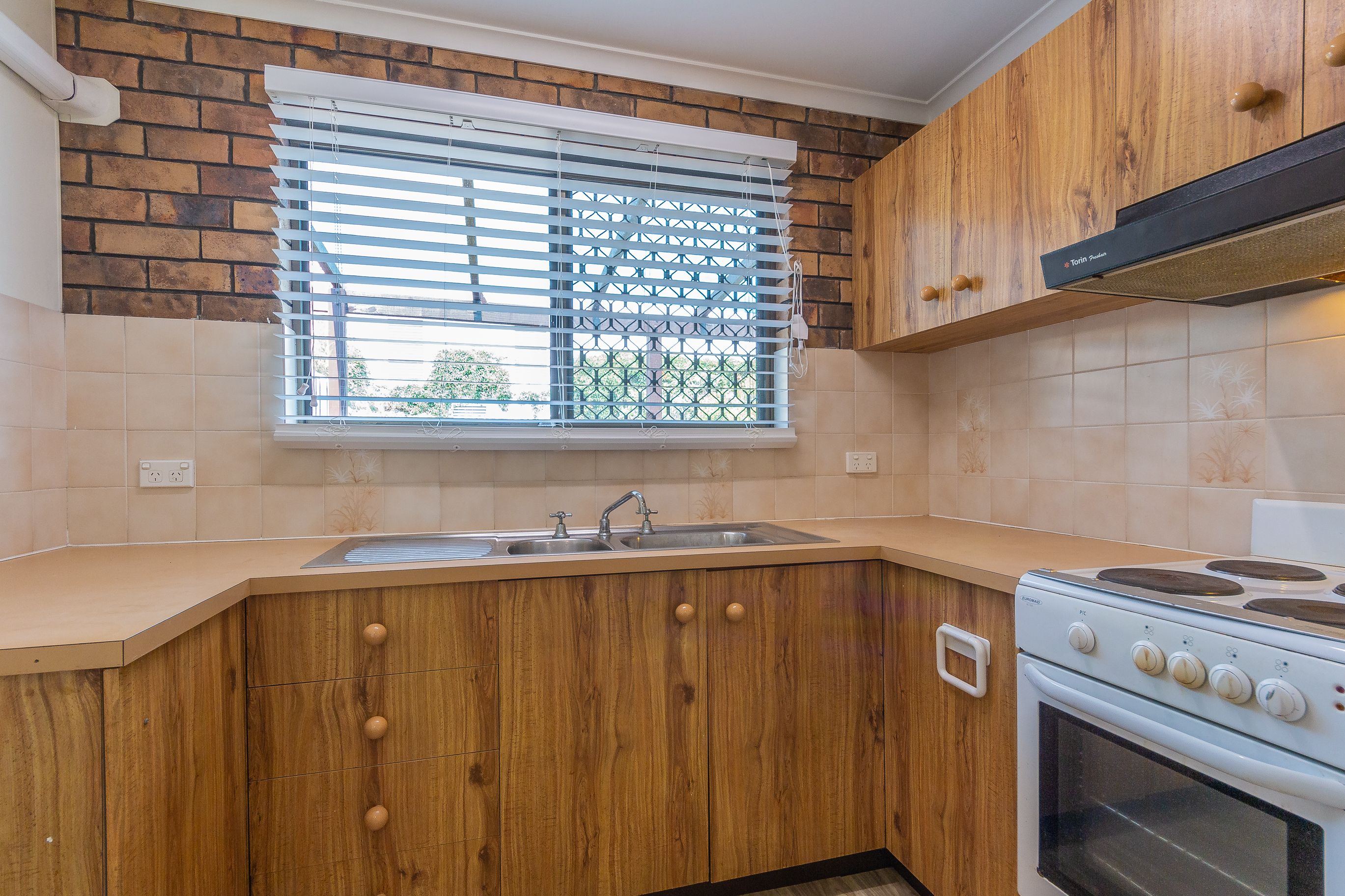 2/1 Rock Street, Scarborough, QLD 4020