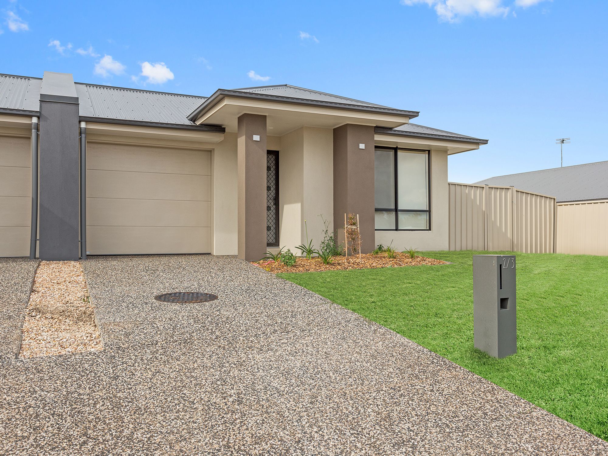 2/3 Minnett Street, GLENVALE, QLD 4350