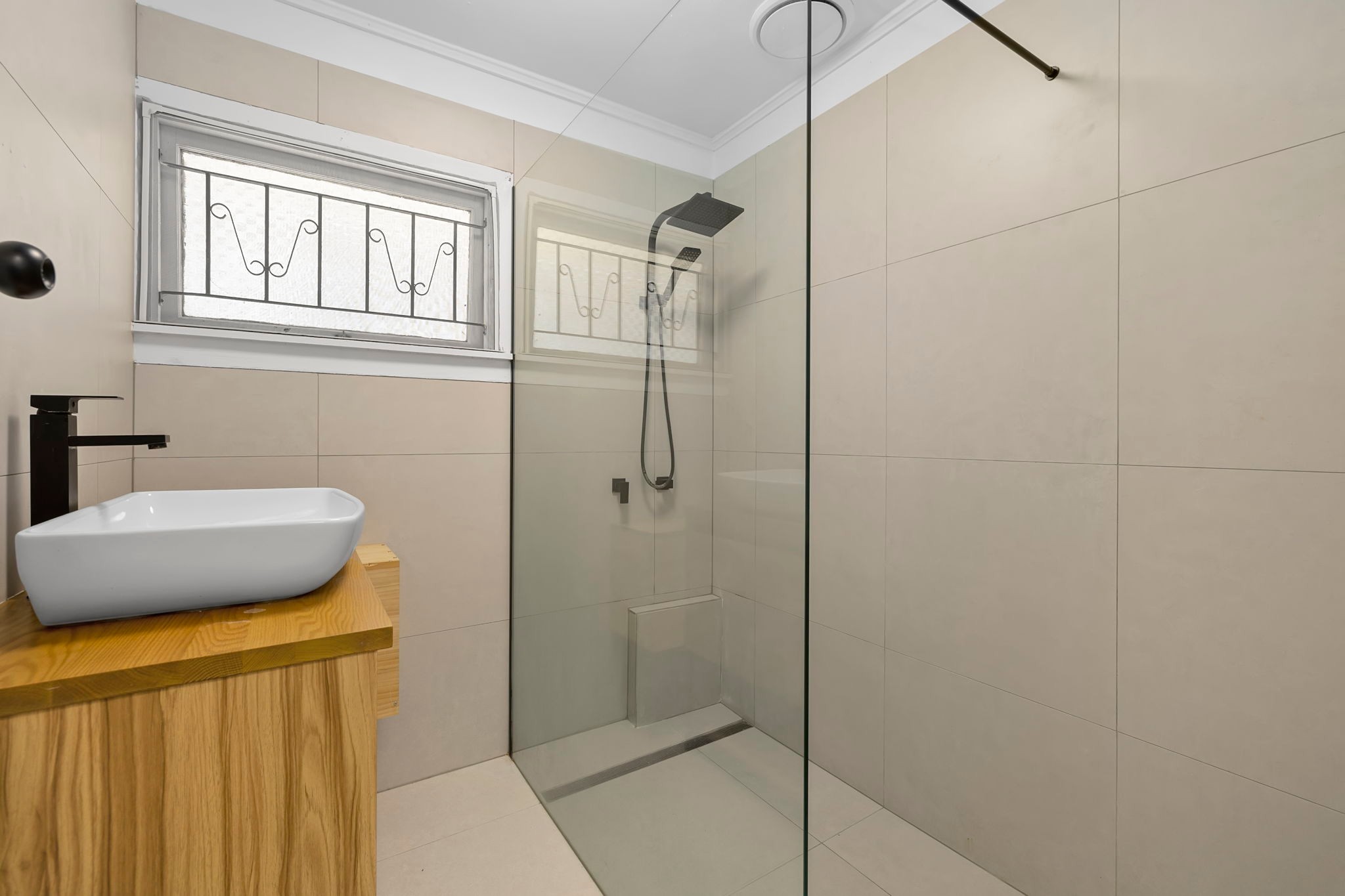 19 Noreen Street, Chapel Hill, QLD 4069