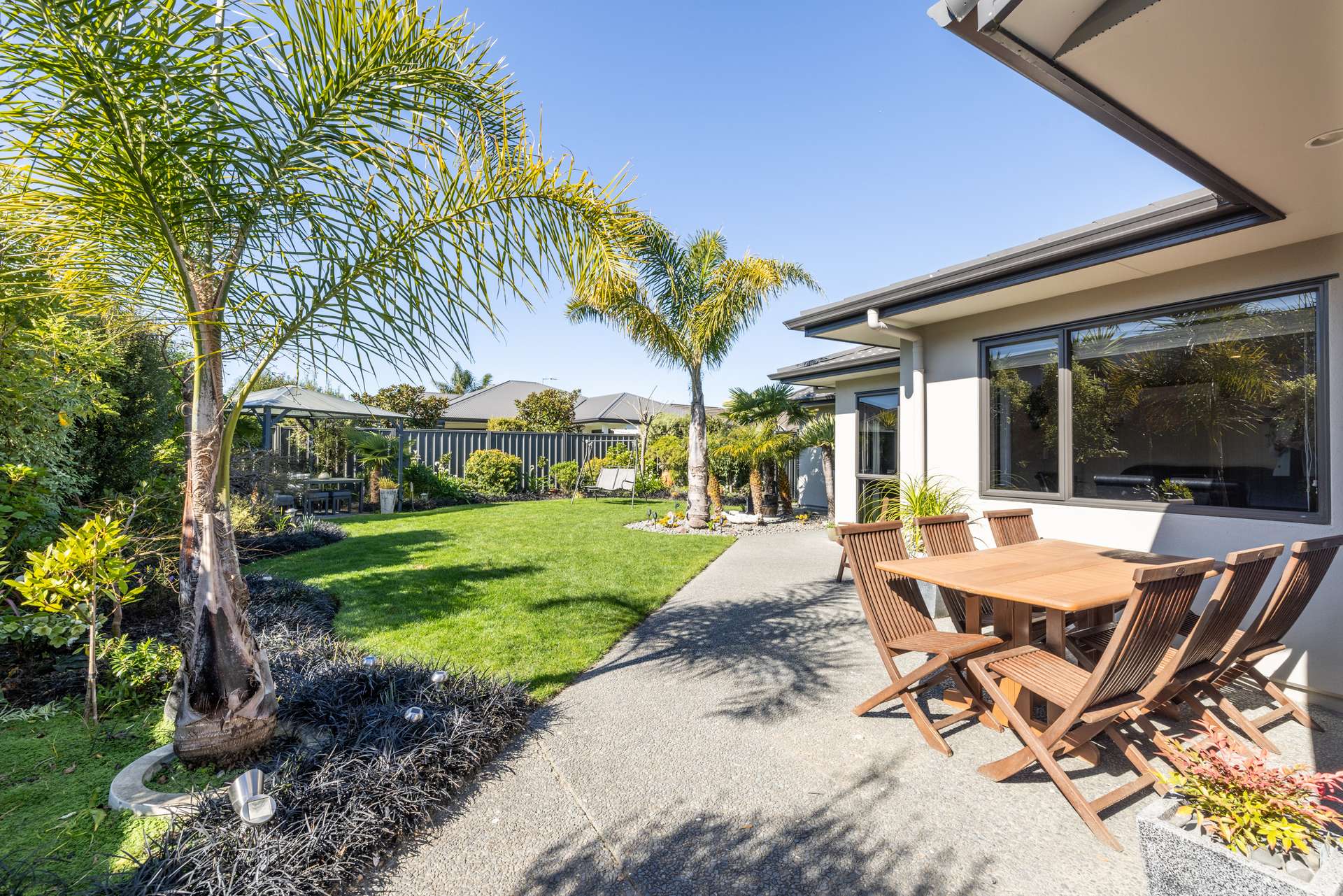 15 Tasman Drive photo 2