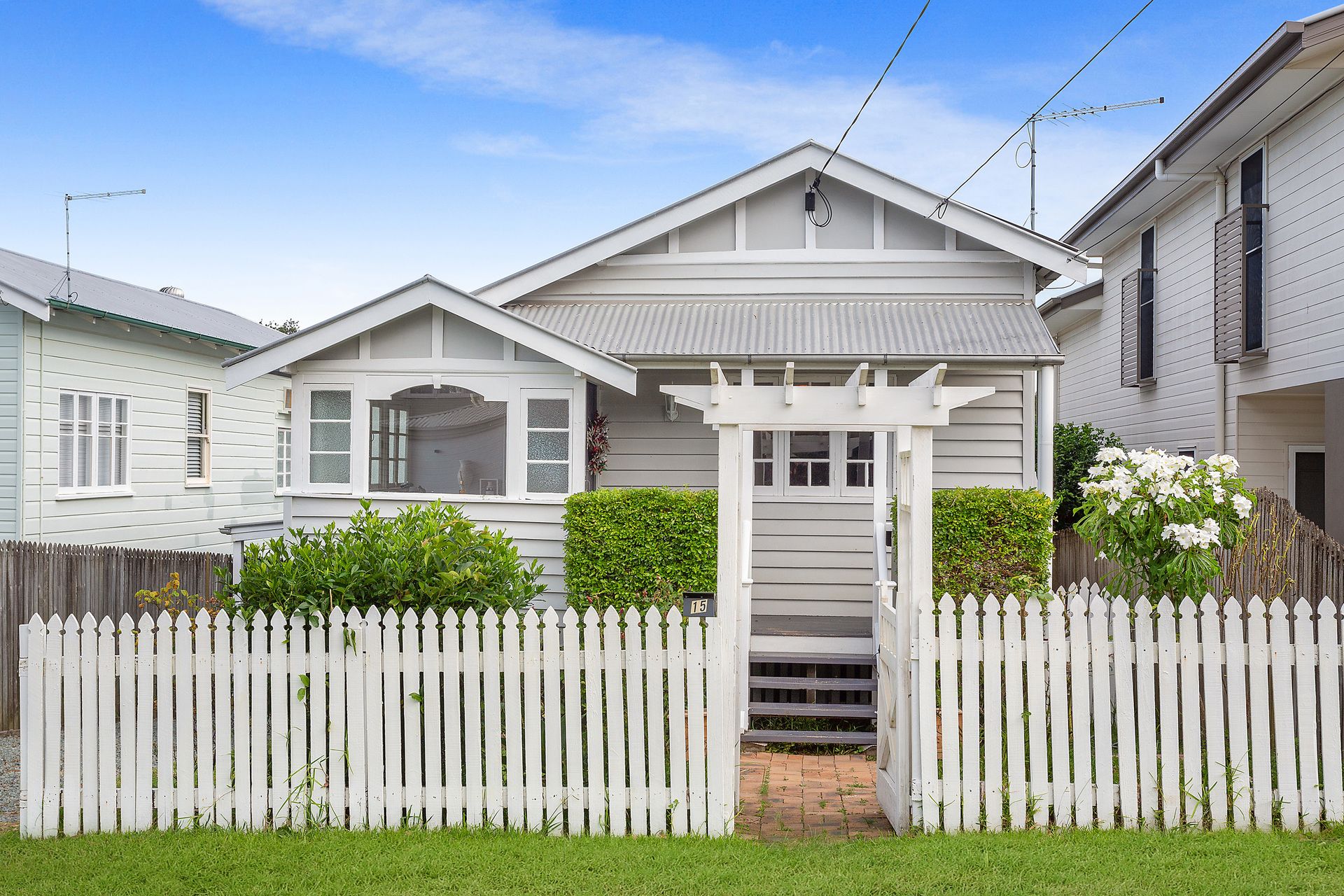 15 Wellstead Avenue, Coorparoo QLD 4151