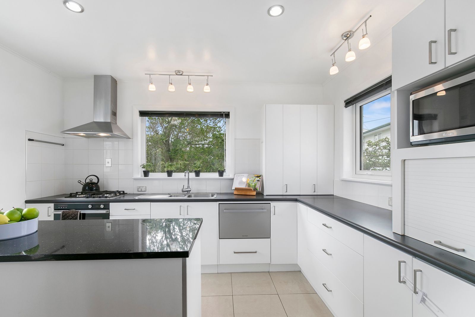 23 Kinapori Terrace, Newlands, Wellington City
