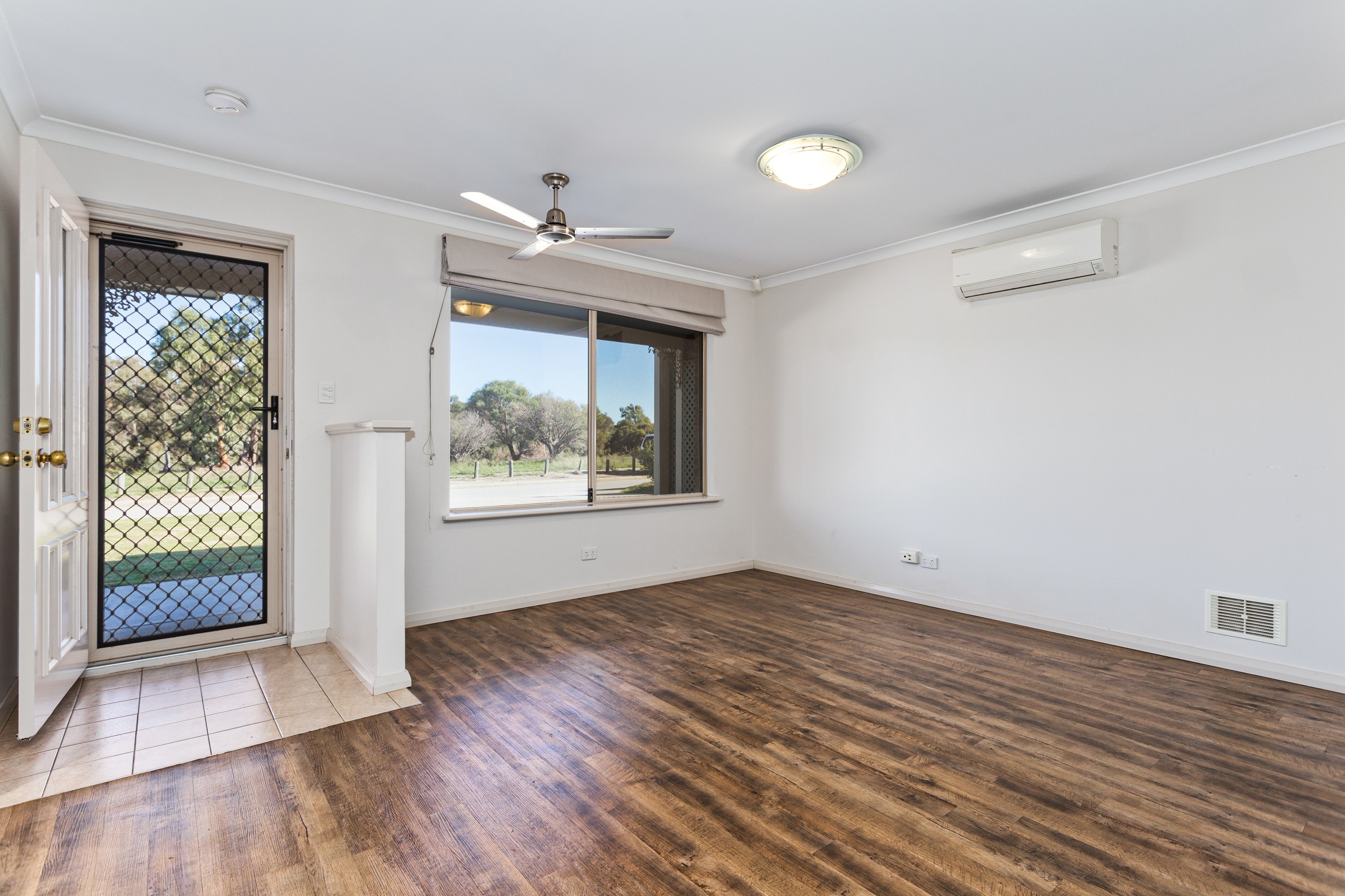 15 Lombardy Crescent, Caversham, WA 6055