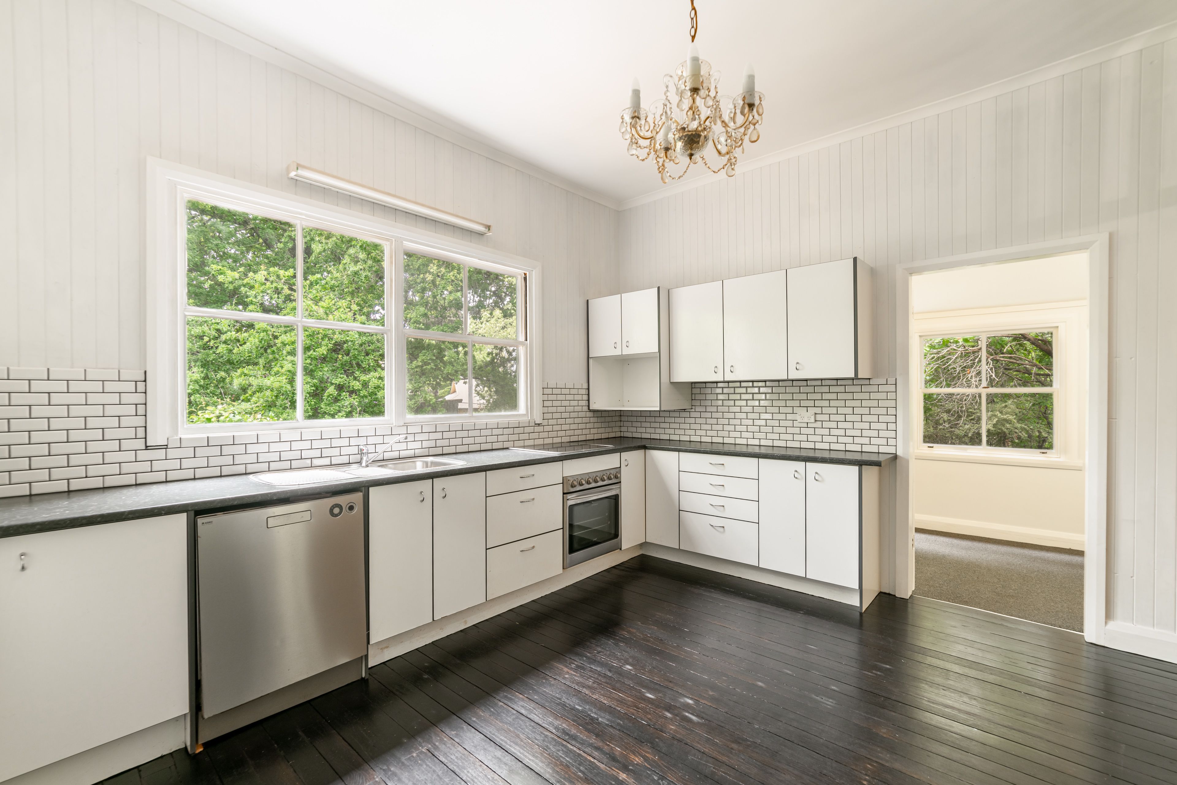 174a Evans Lookout Road — photo 3 of 9