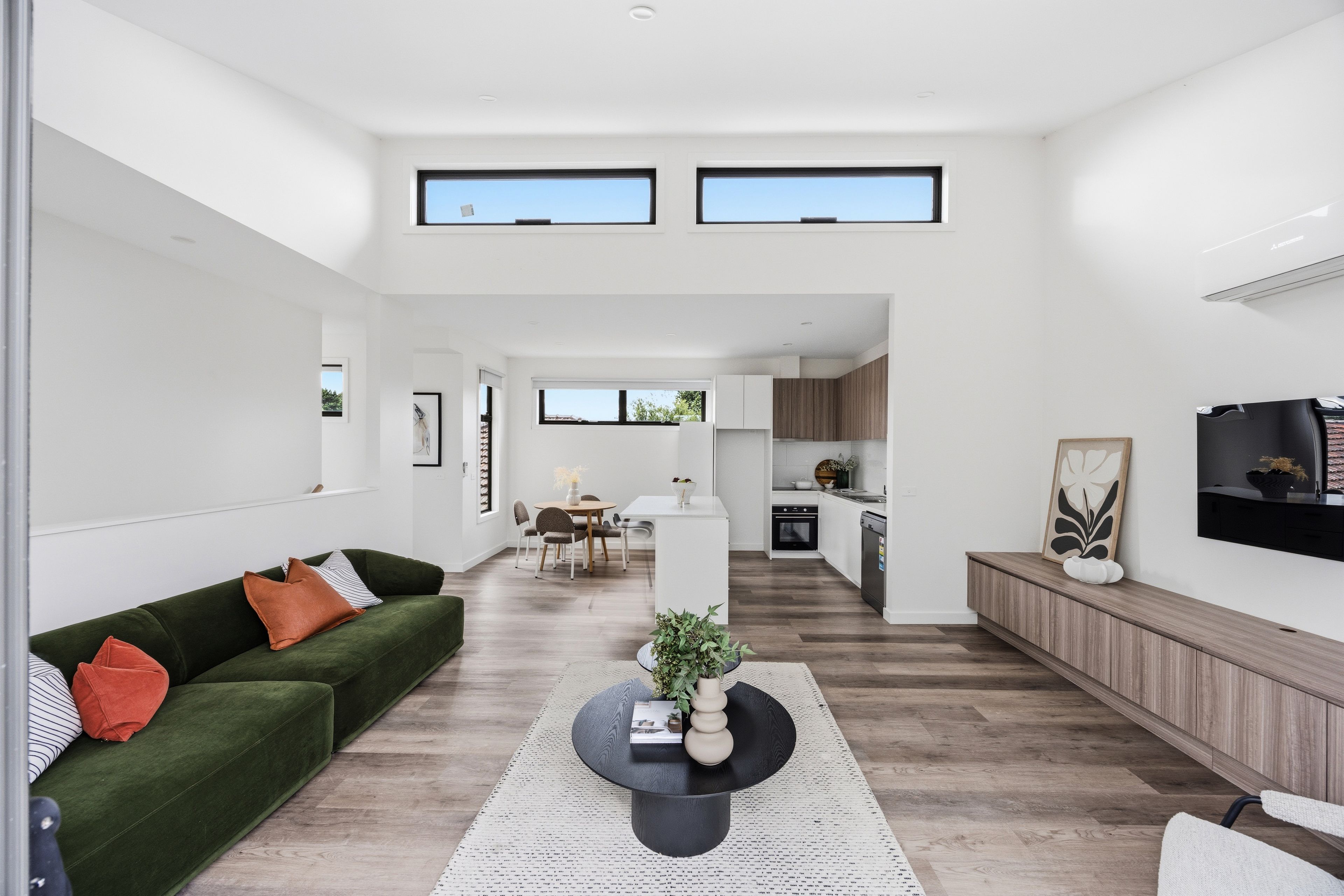 2/4 Enderly Avenue, Reservoir VIC 3073