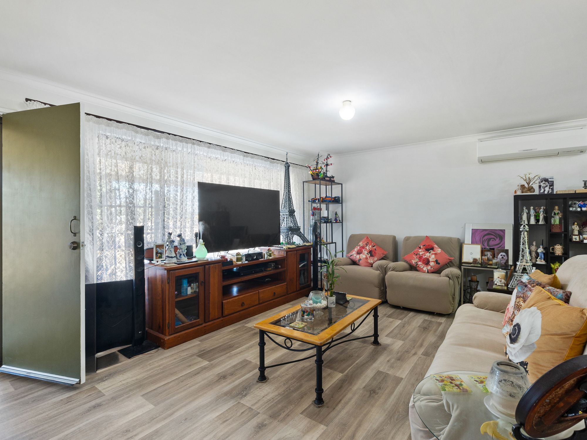 15 Lancing Court, Huntfield Heights, SA 5163 Sold House Ray White