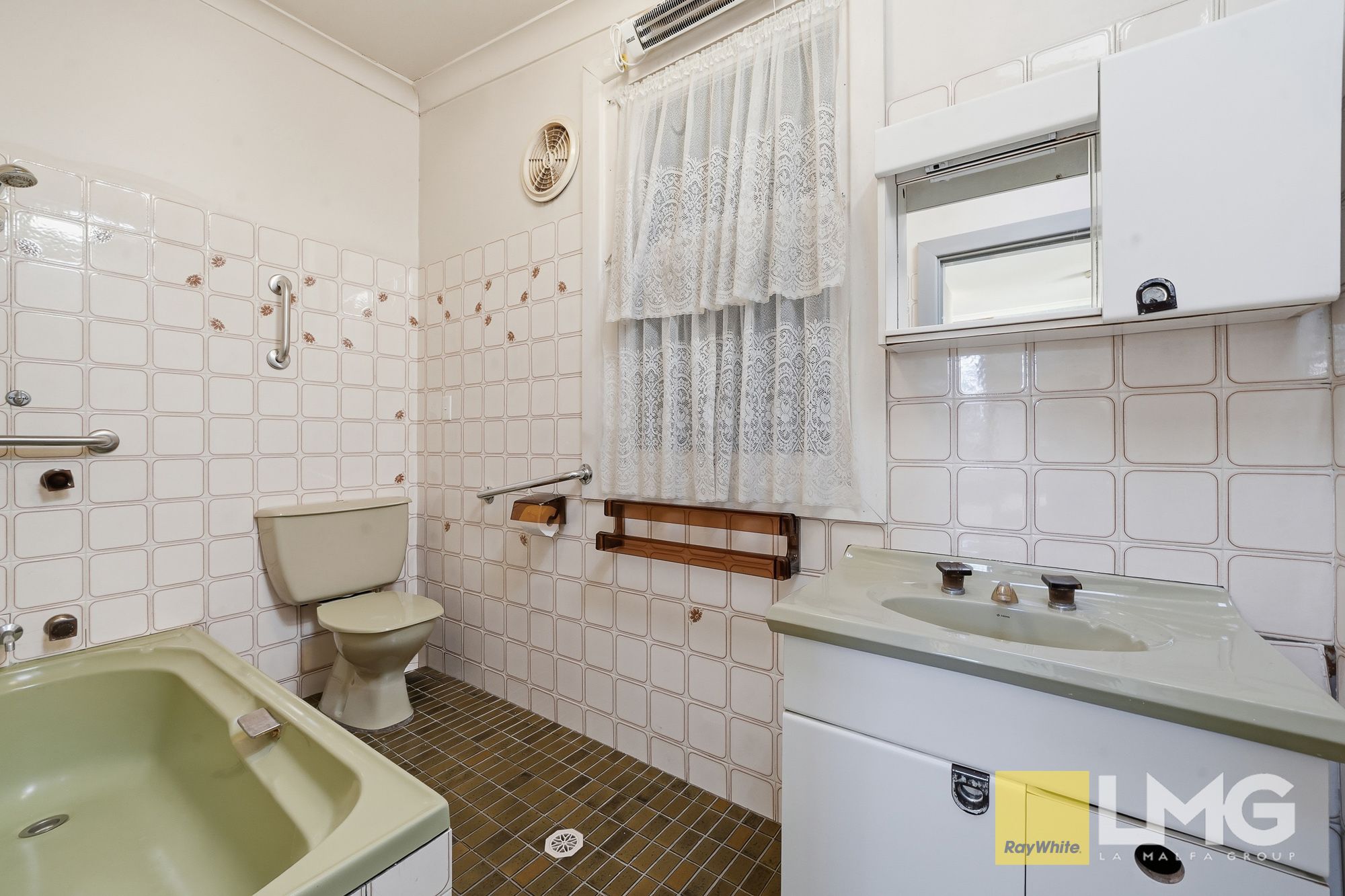 208 Harrow Road — photo 15 of 20