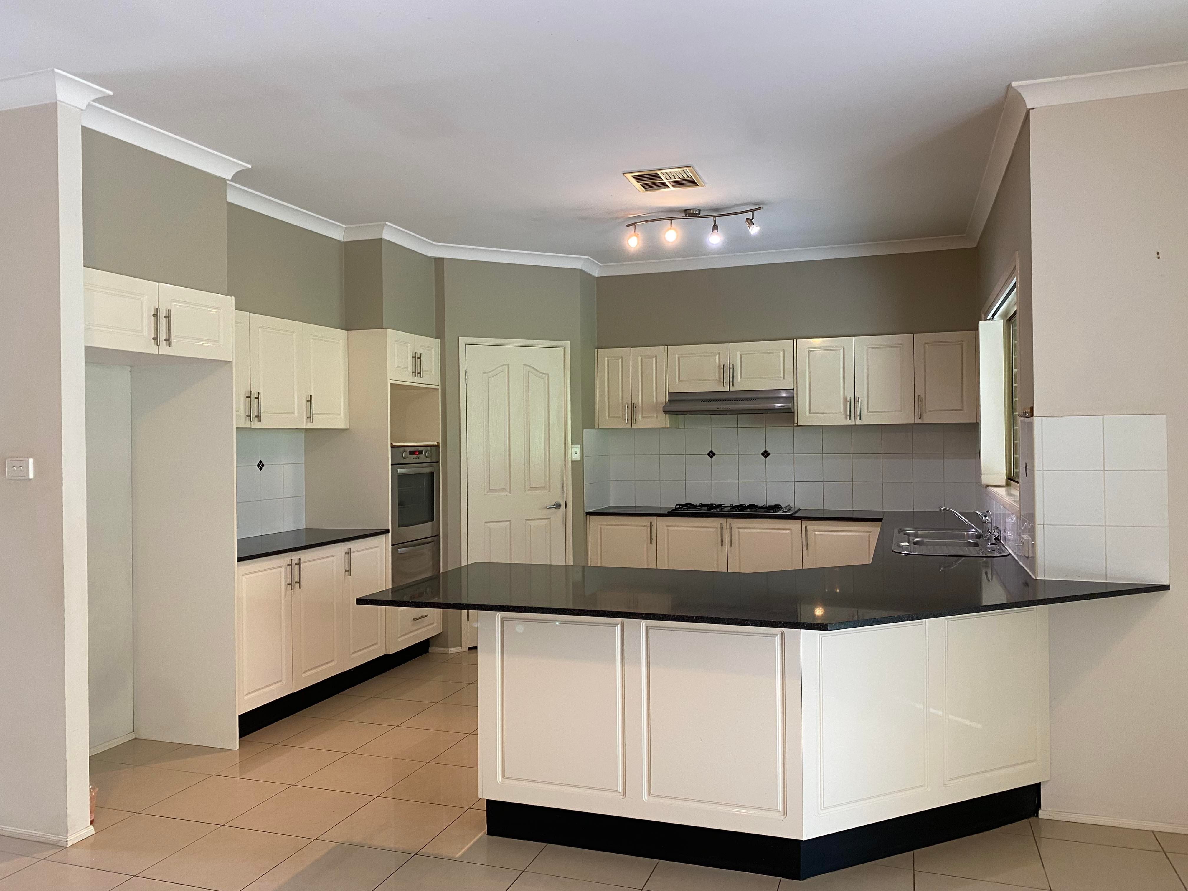 10 Berrinda Close, Bolwarra Heights, NSW 2320