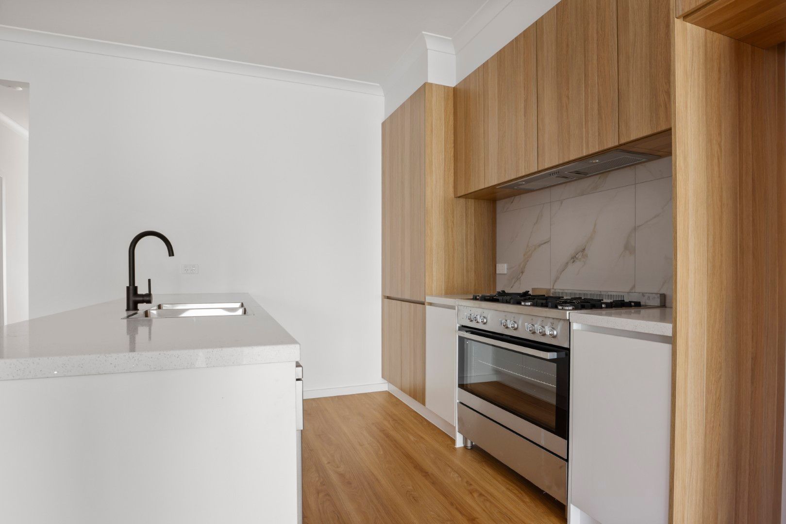 34 Pine Cone Walk, FRASER RISE, VIC 3336