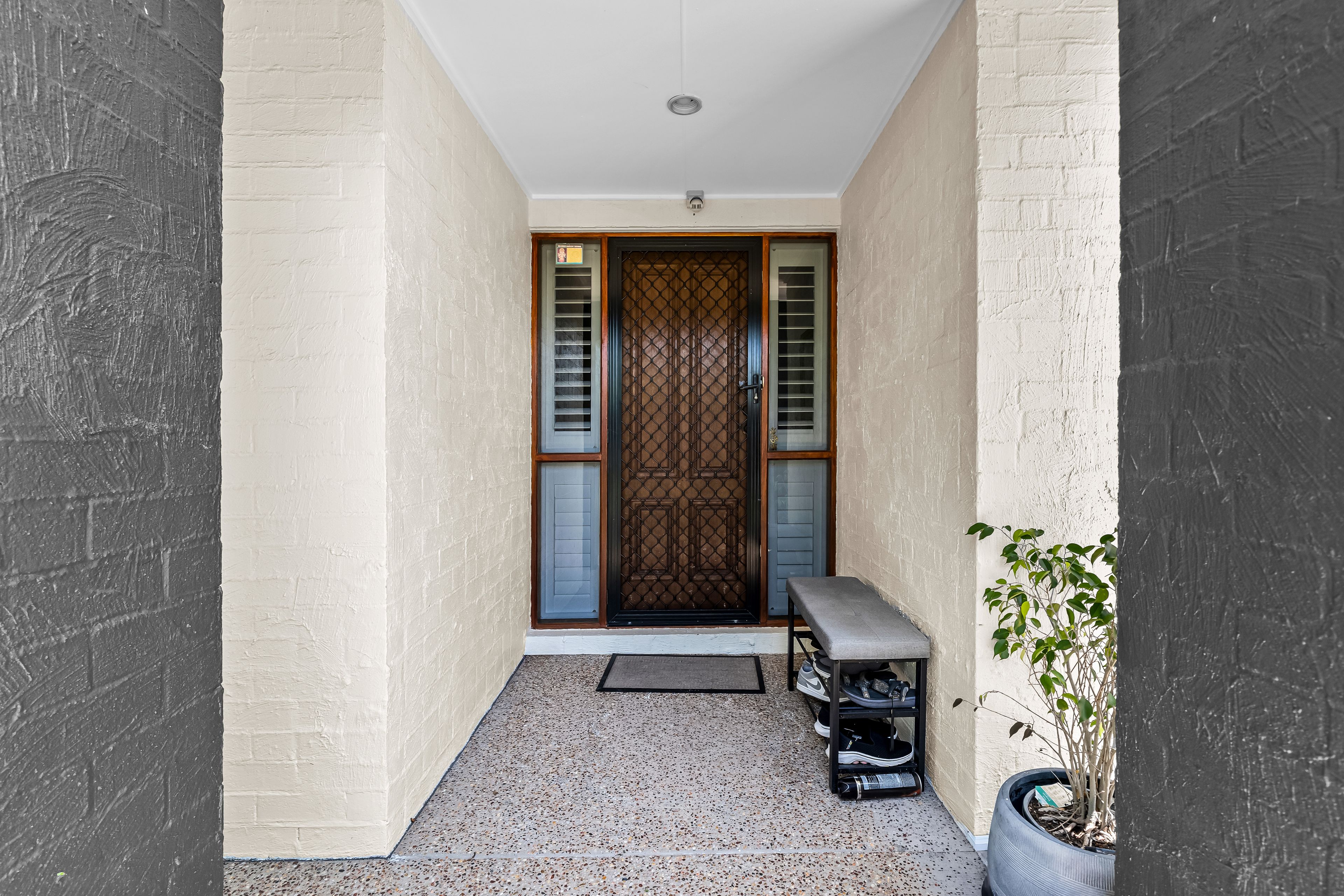 21 Lakeside Circuit, Sinnamon Park, QLD 4073