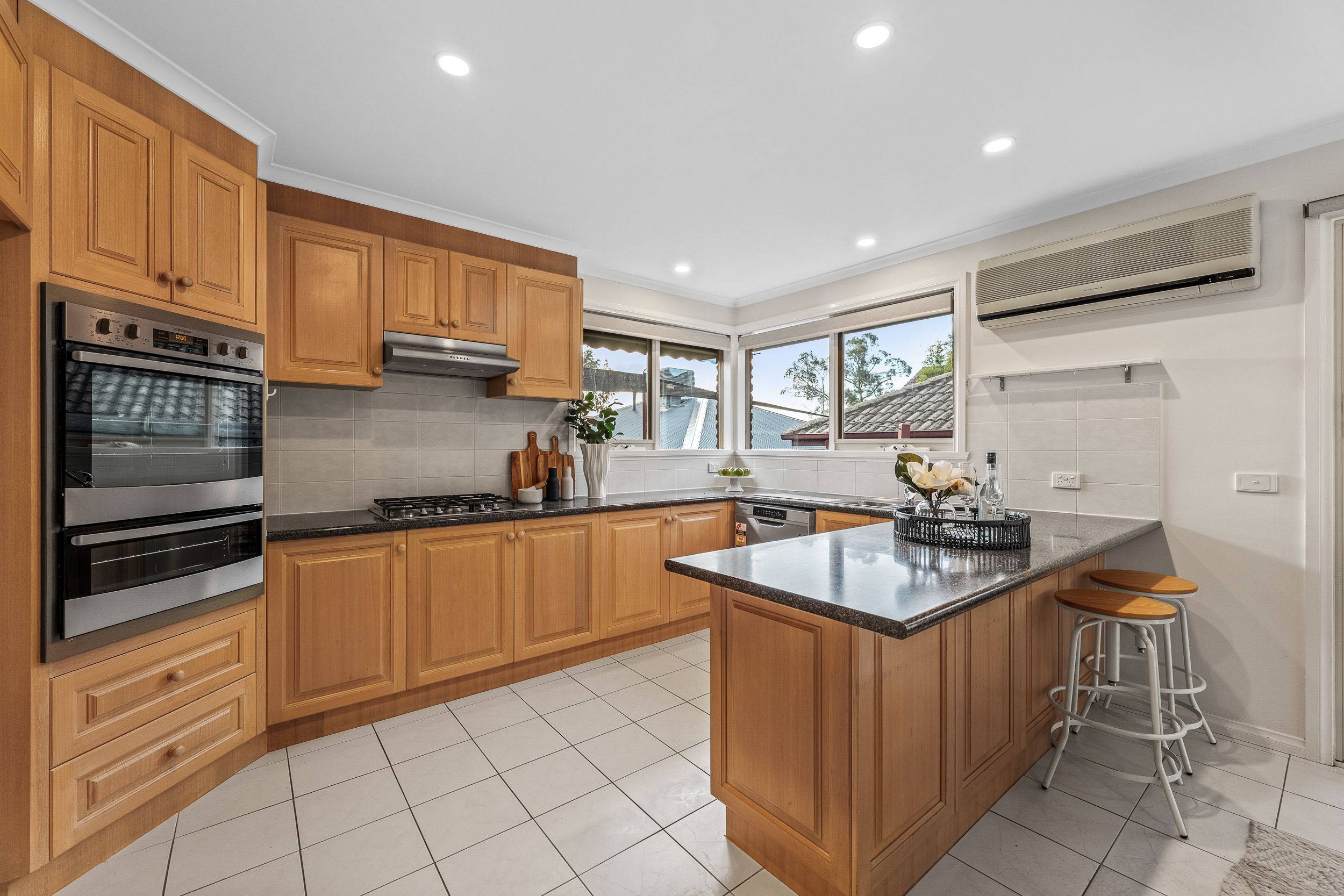 38 Branksome Grove — photo 6 of 21