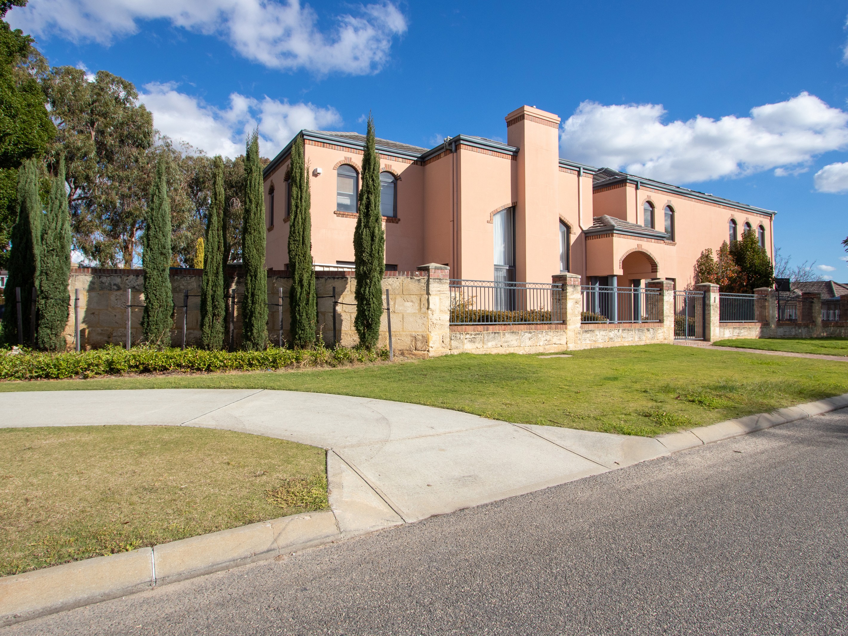 1 Waterway Crescent, Ascot, WA 6104