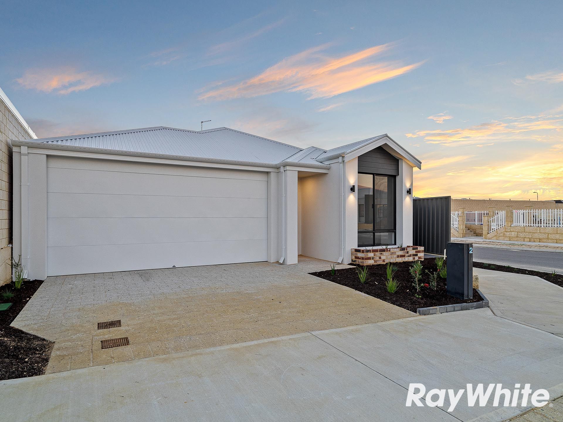 2 Fuji Way, Lakelands, WA 6180