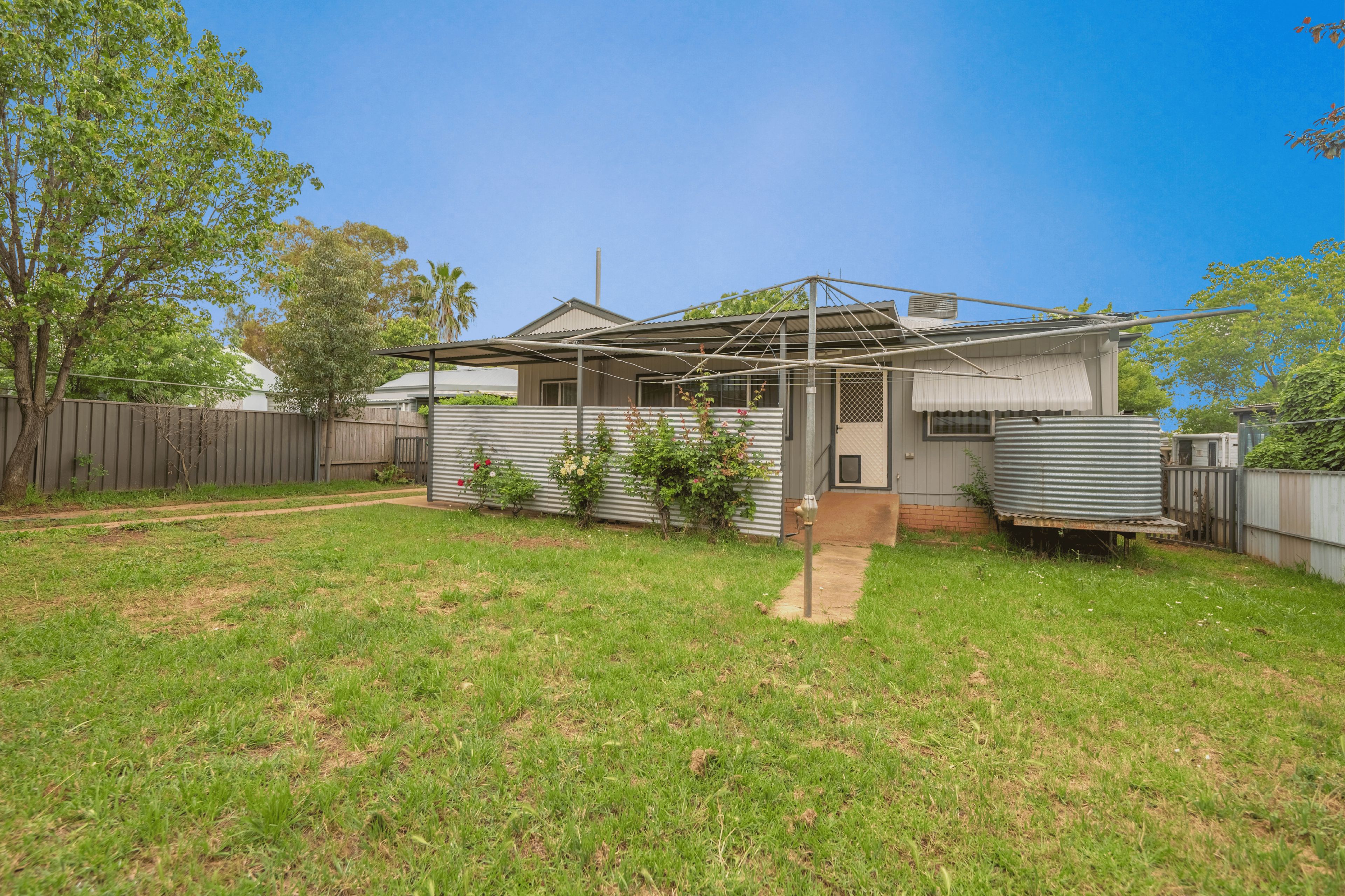 18 Waratah Street — photo 6 of 6