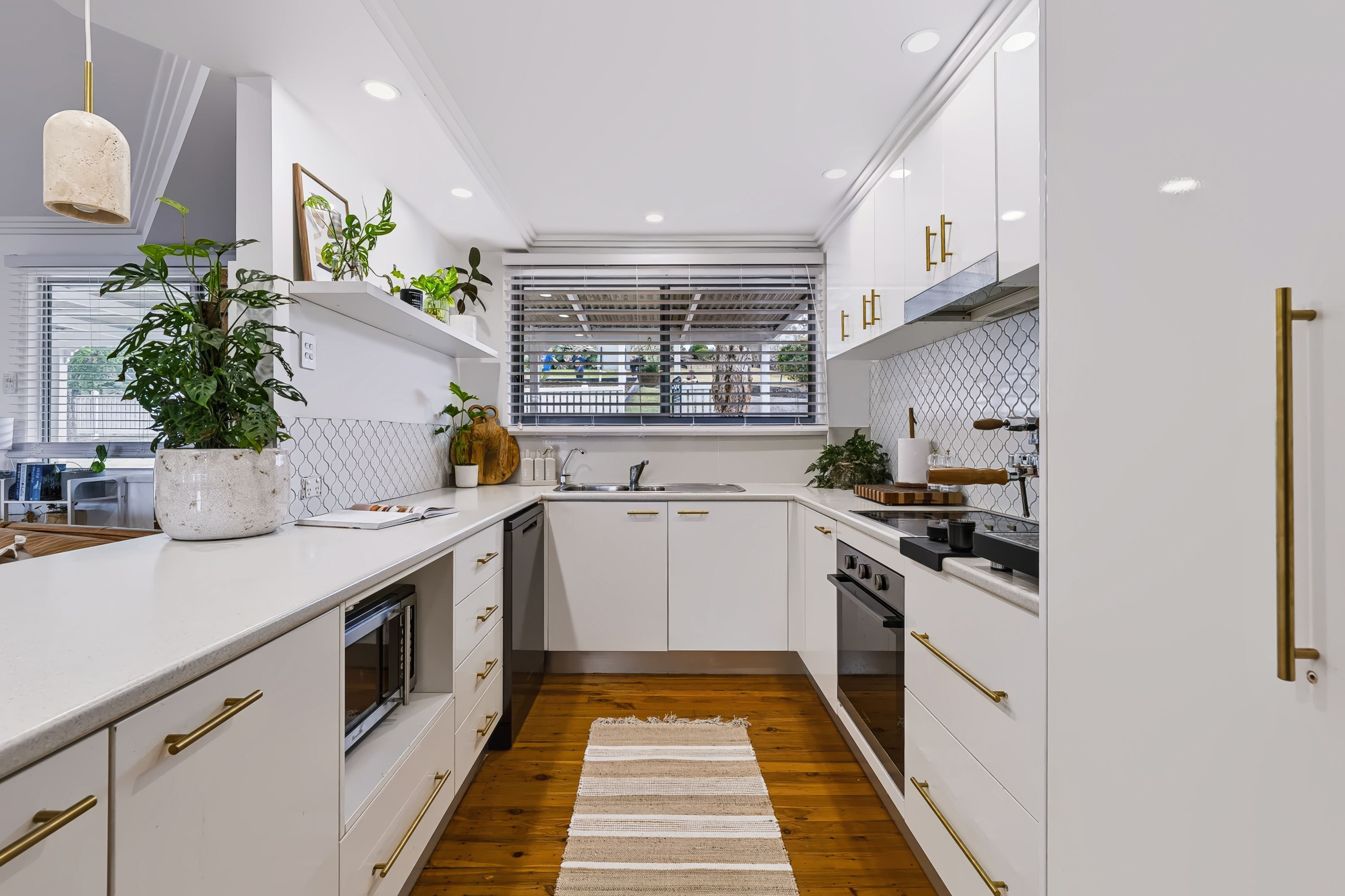 10-12 Enchelmaier Street — photo 6 of 27