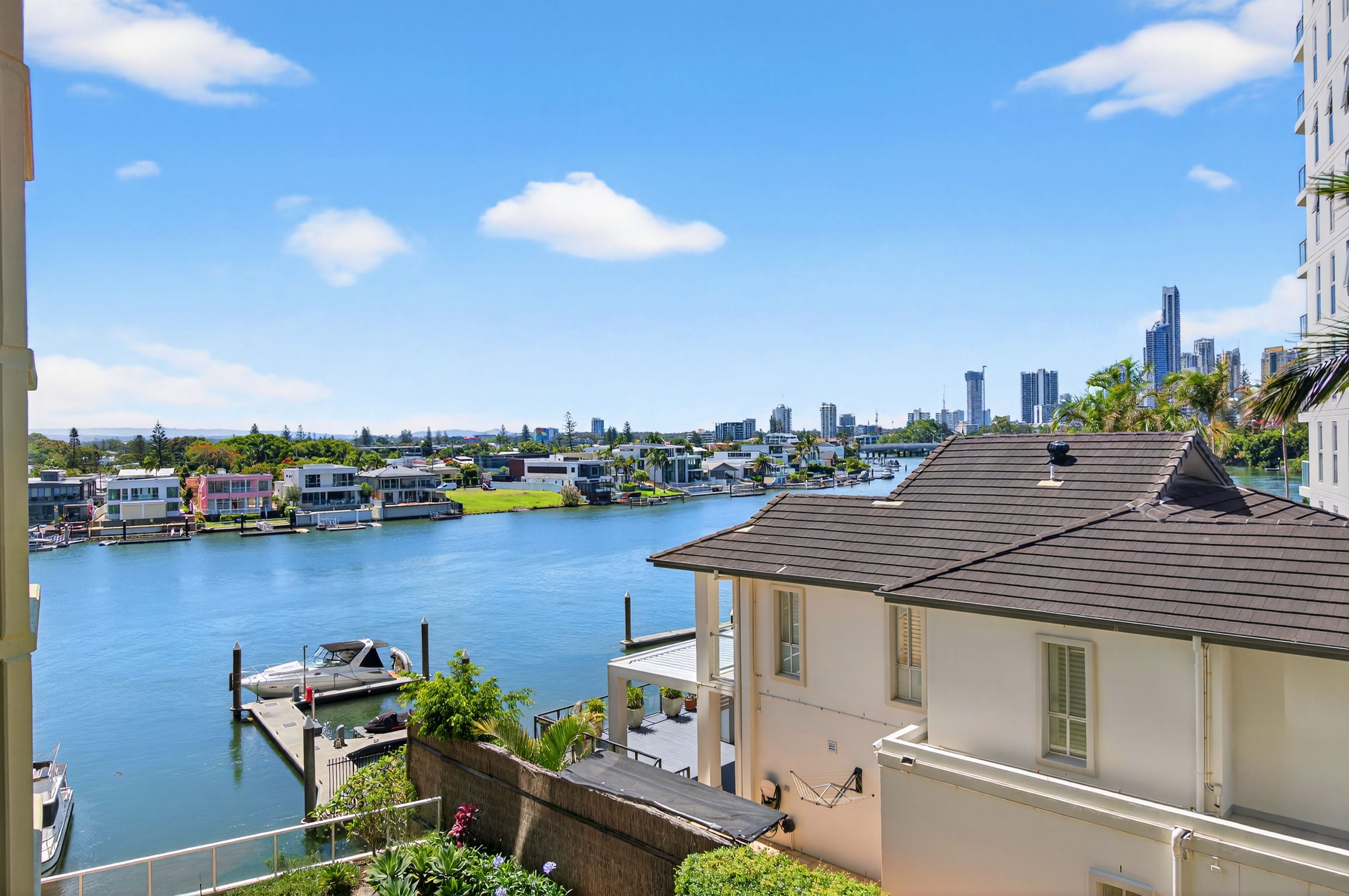 11/2890 Gold Coast Highway, Surfers Paradise, QLD 4217