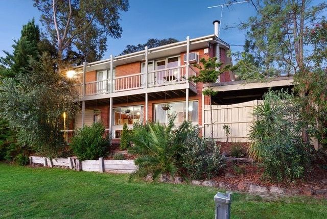 17 Acheron Crescent, Eltham North, VIC 3095