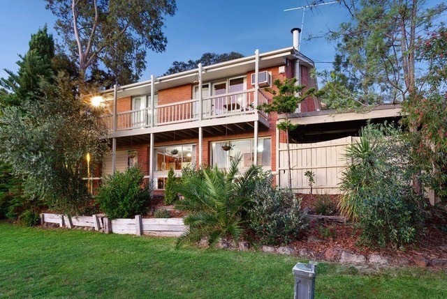 17 Acheron Crescent, Eltham North, VIC 3095