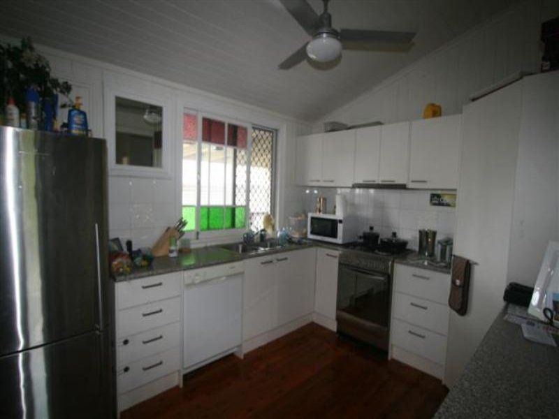 35 Palm Avenue, Sandgate, QLD 4017