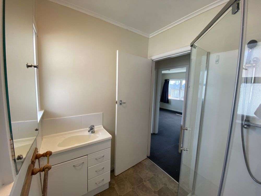 189 Te Atatu Road photo 8