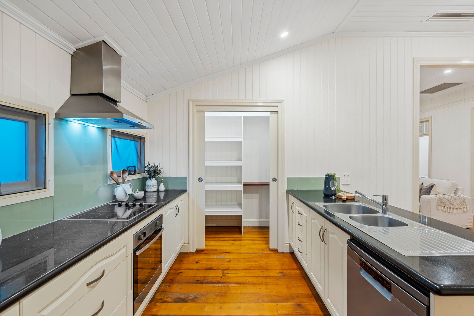 129 Belgrave Street — photo 3 of 25