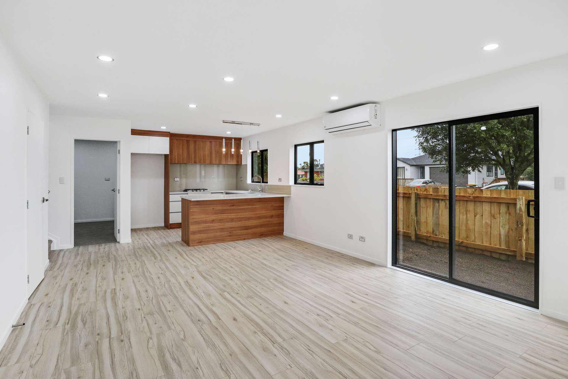 37a Berwyn Avenue photo 2