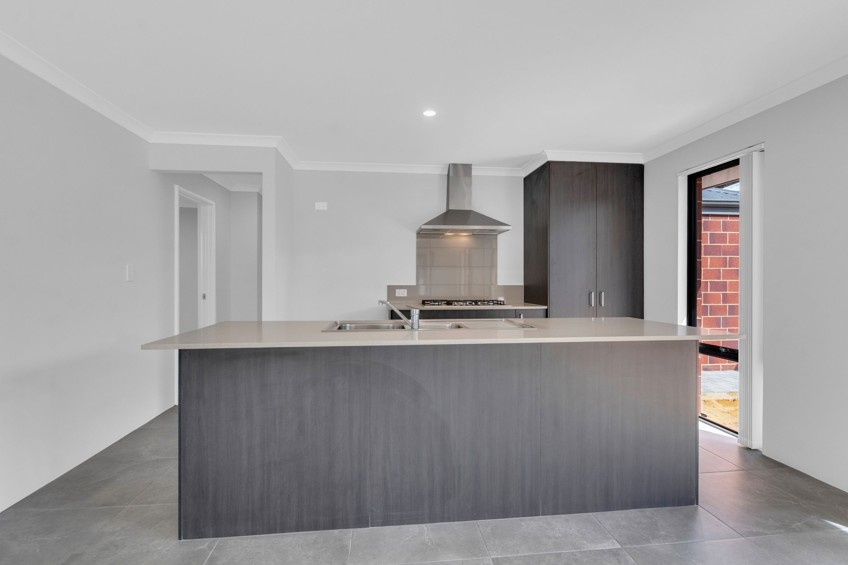 4 Taylor Mews — photo 5 of 16