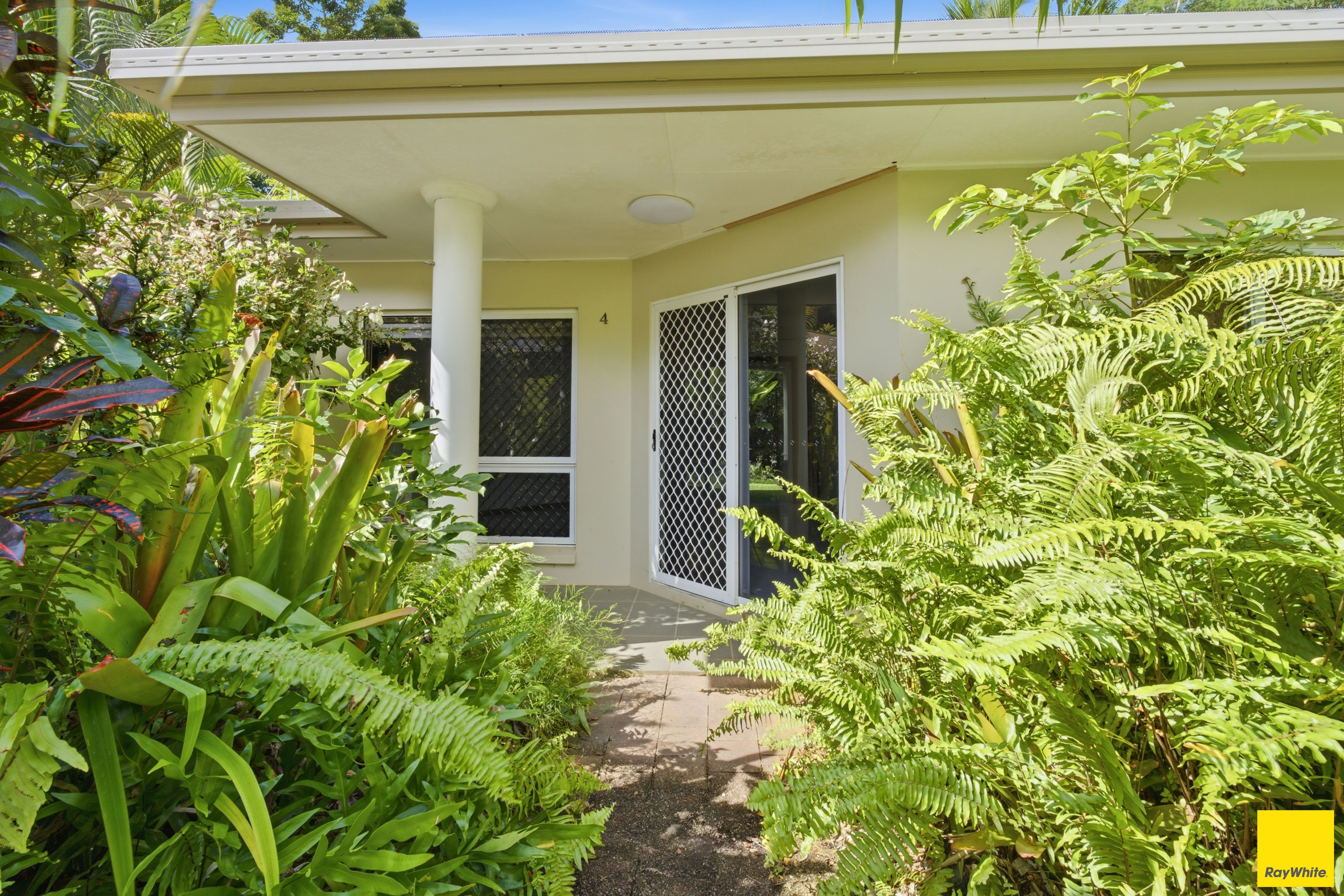 4/32 Buckley Street, Yorkeys Knob, QLD 4878