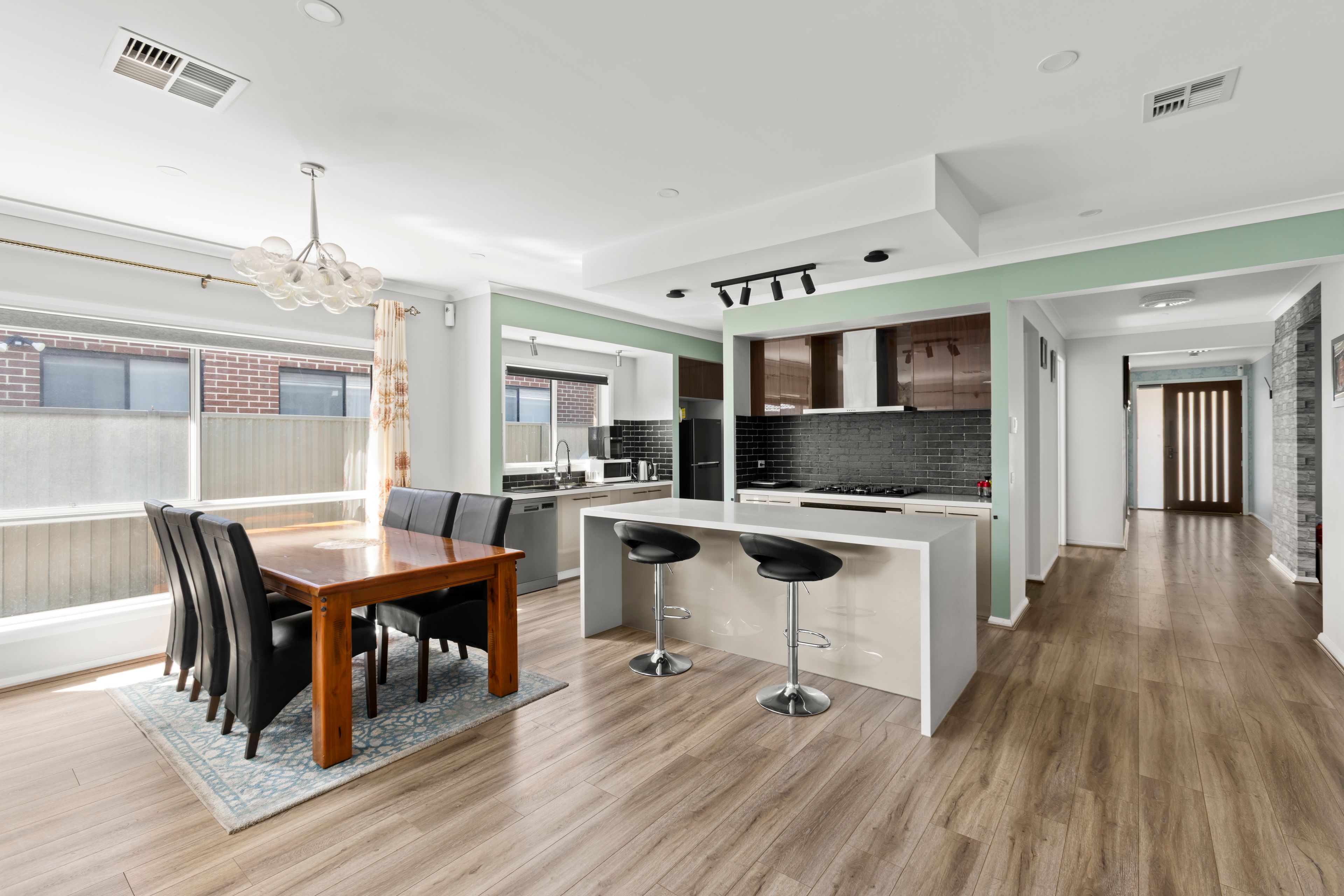54 Canterbury Road West — photo 5 of 17