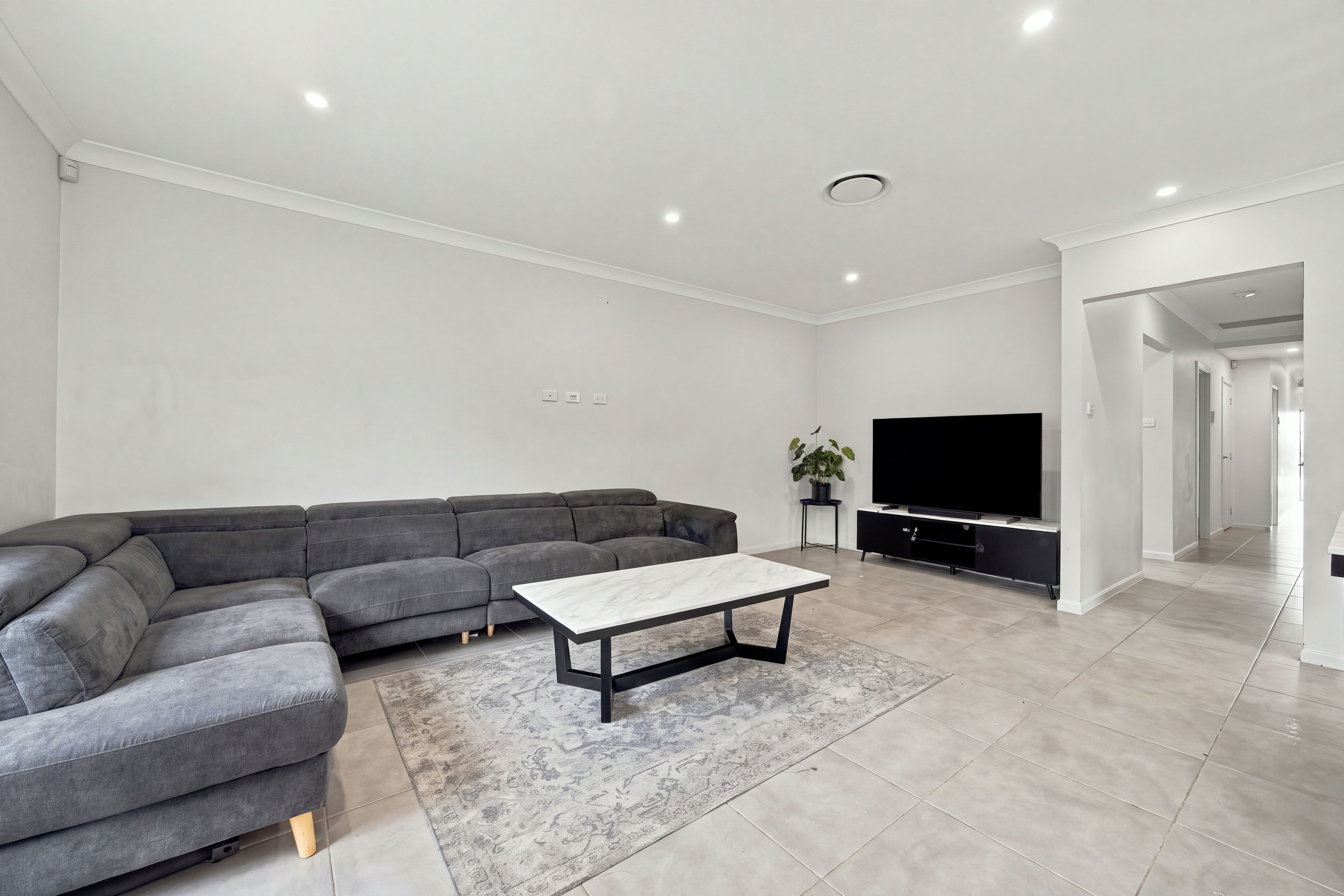 5 Armidale Circuit, Gregory Hills, NSW 2557