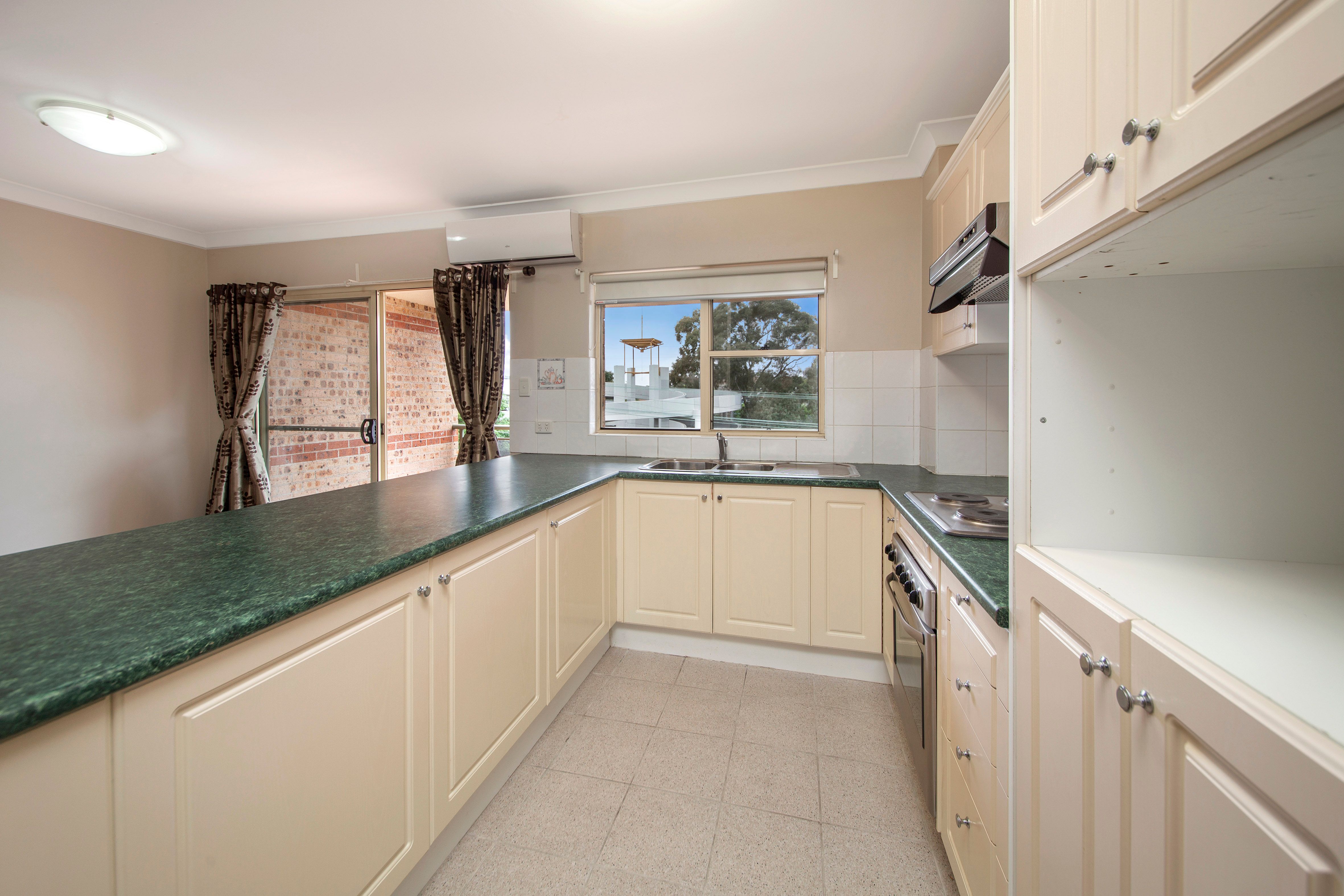 18/9-15 East Parade, Sutherland, NSW 2232