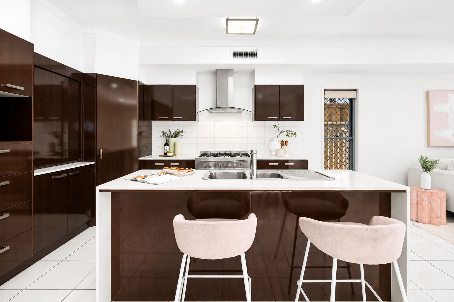 10 Cooper Road — photo 3 of 22