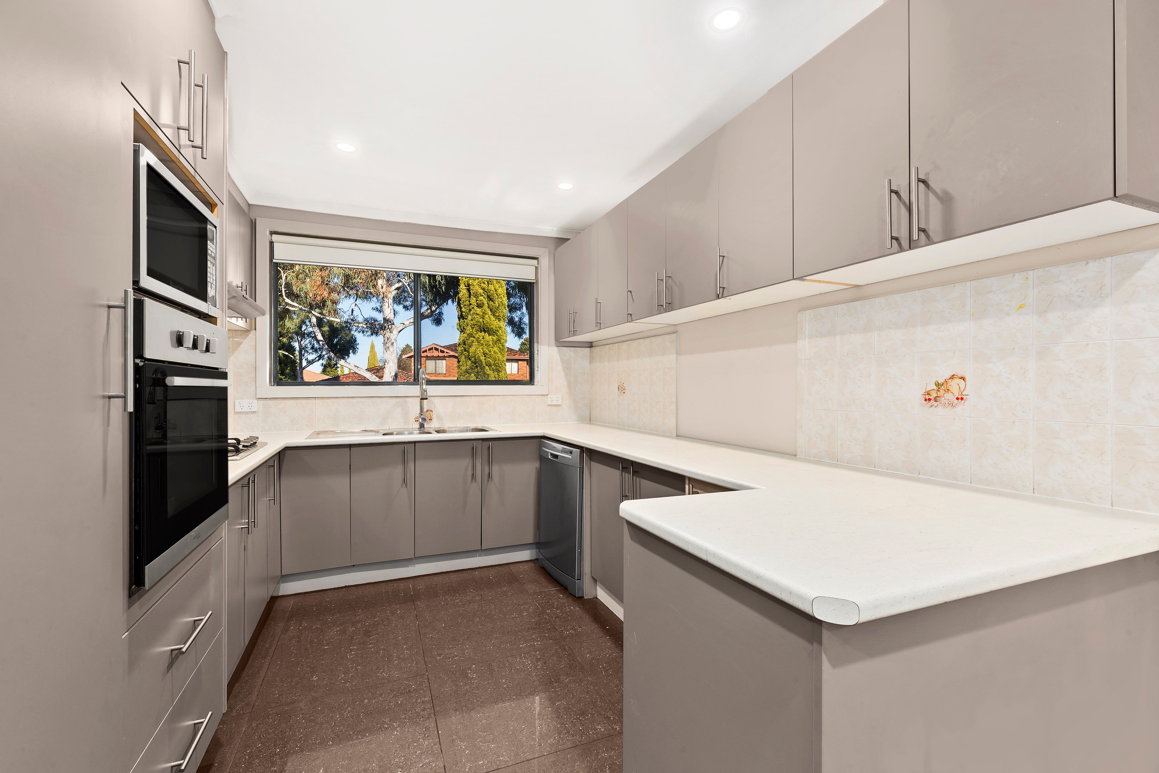 9 Senior Close, Mill Park, VIC 3082