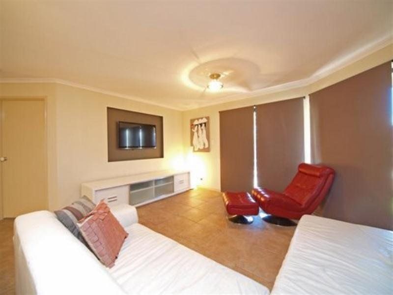 42 Bowers Road South, Everton Hills, QLD 4053