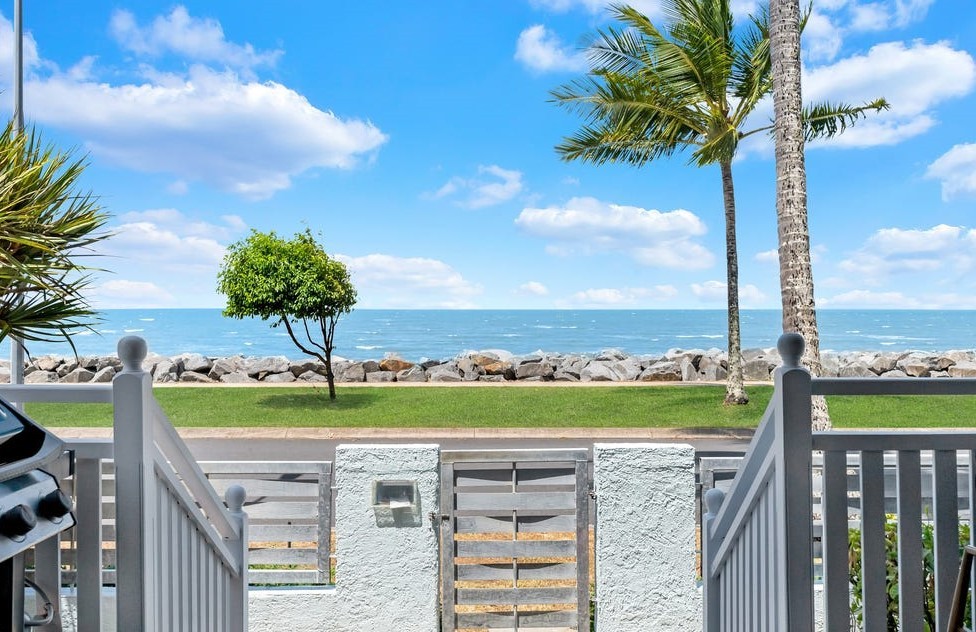 229 O'Shae Esplanade, Machans Beach, QLD 4878