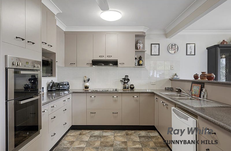 26 Blackwattle Street, Macgregor, QLD 4109