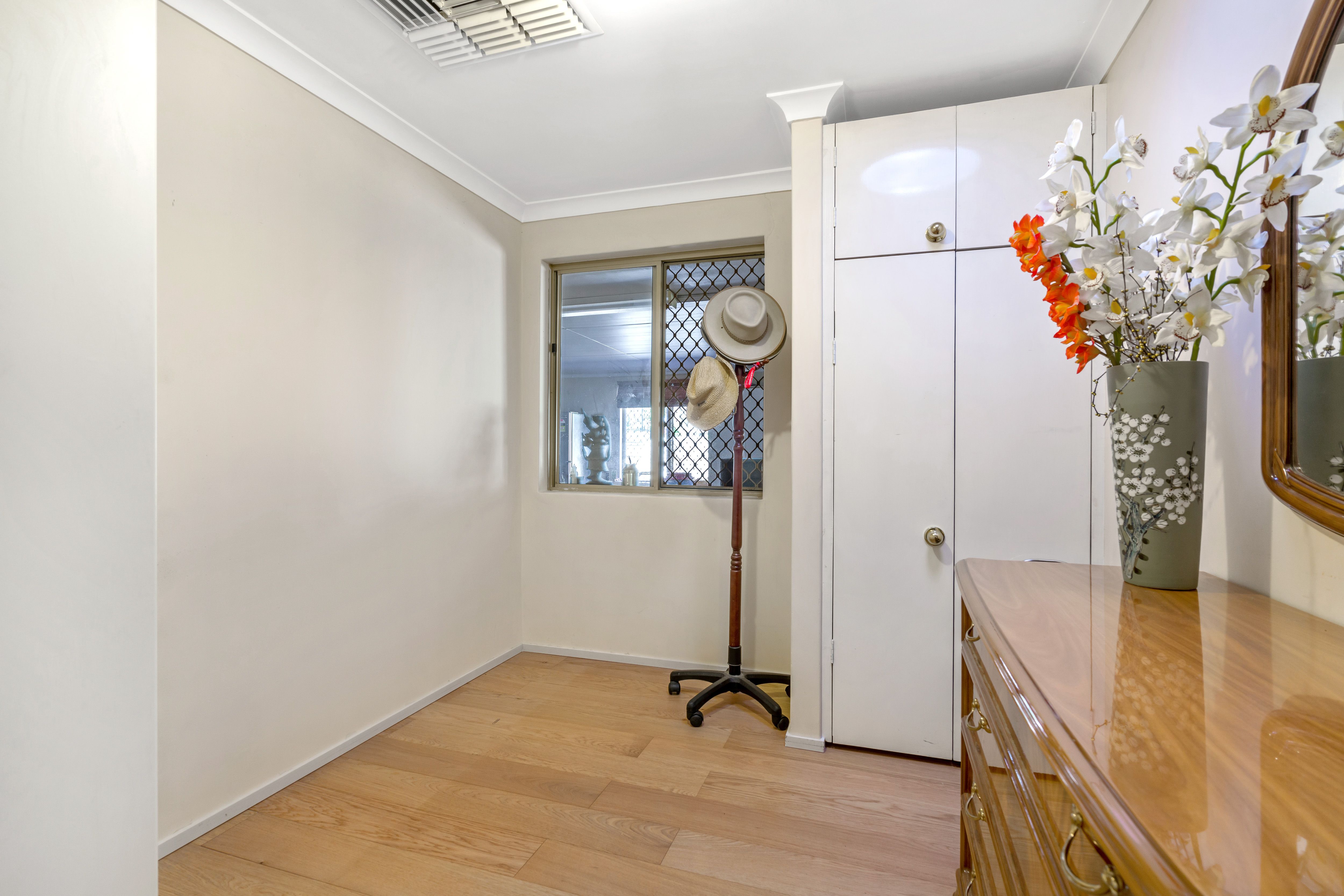 6 Lambourne Retreat, Mirrabooka, WA 6061