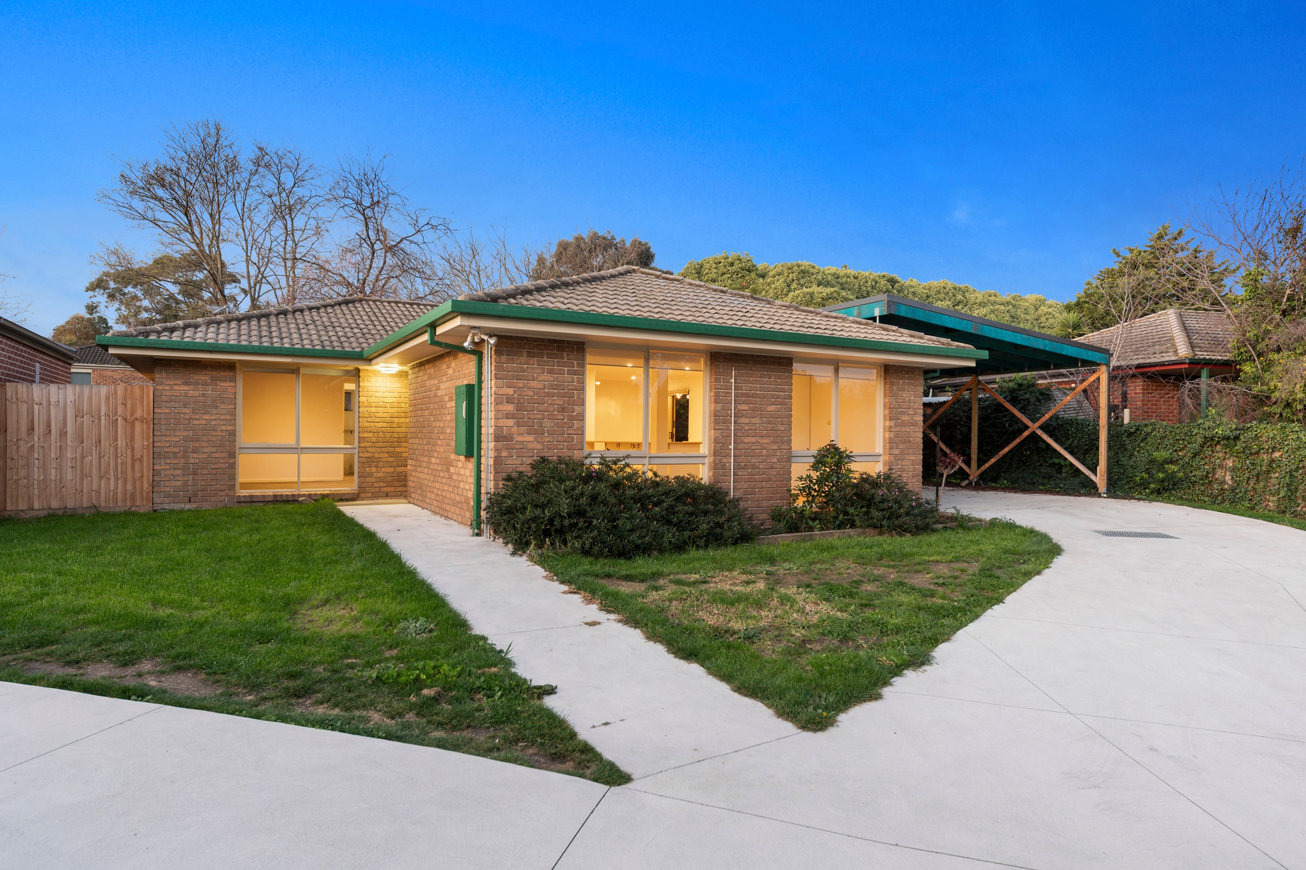 2/4 Malcolm Court, Pakenham, VIC 3810