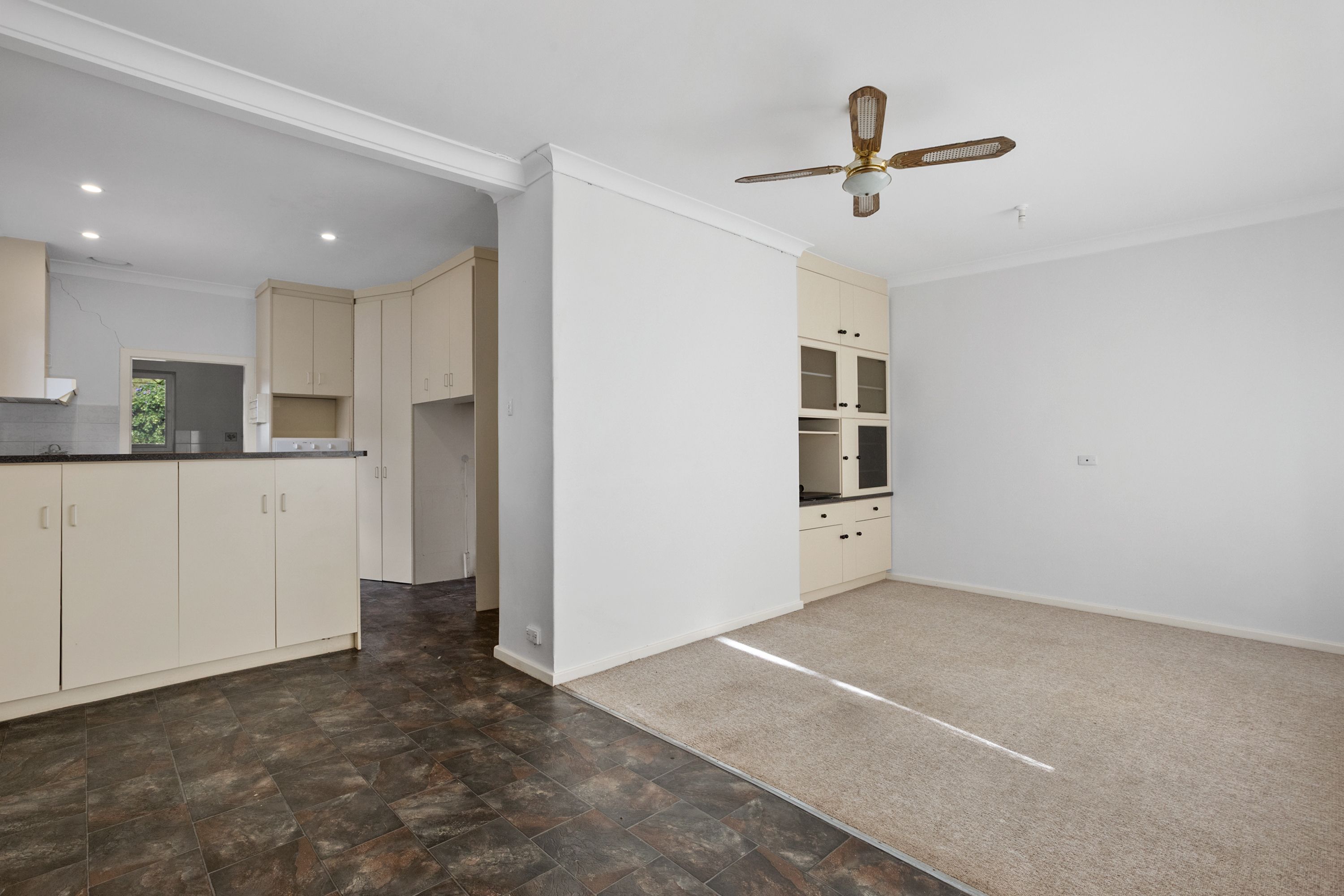 1 Knowles Road — photo 4 of 10