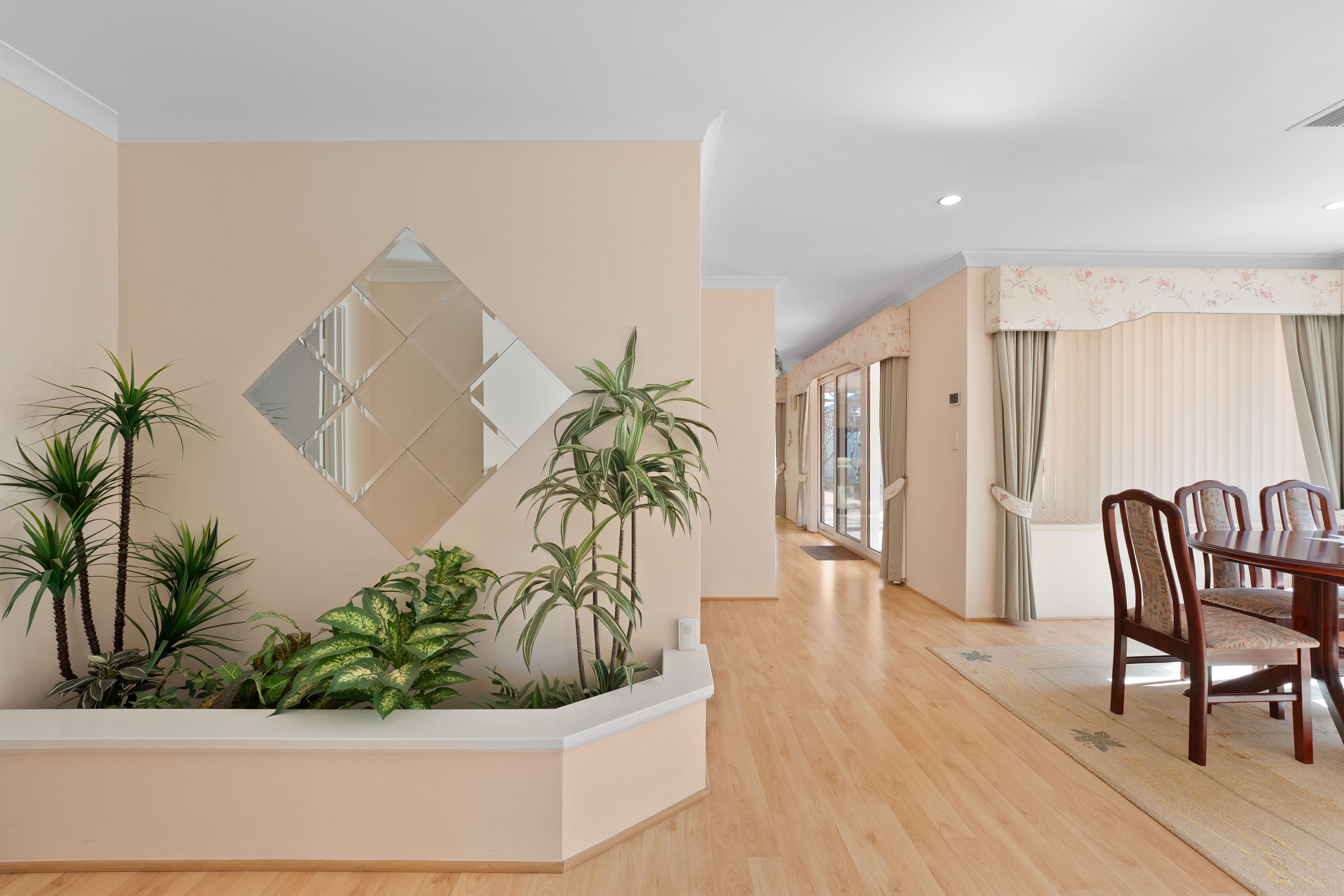 4 Ortona Crescent — photo 8 of 30