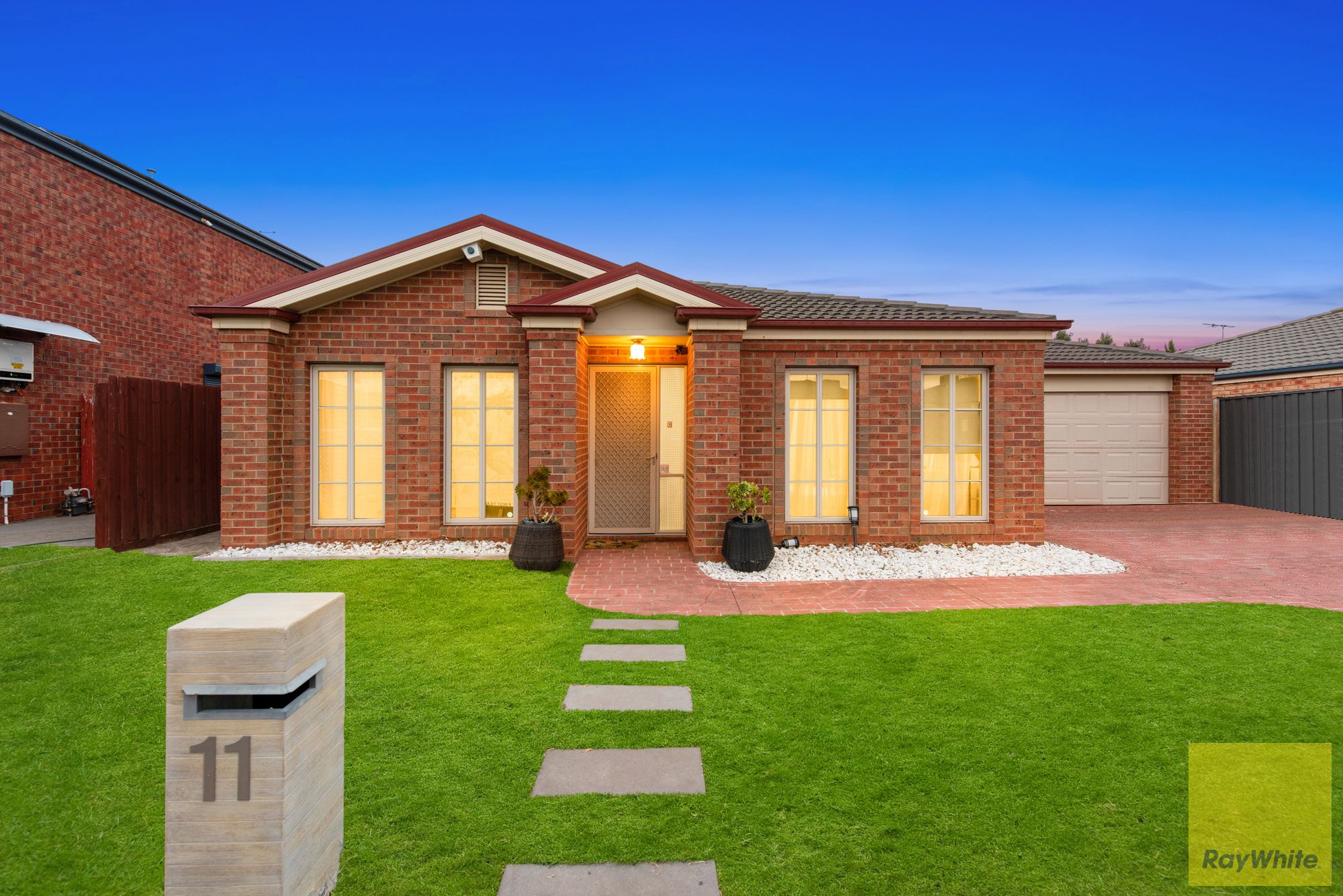 11 Abbington Drive, Truganina VIC 3029