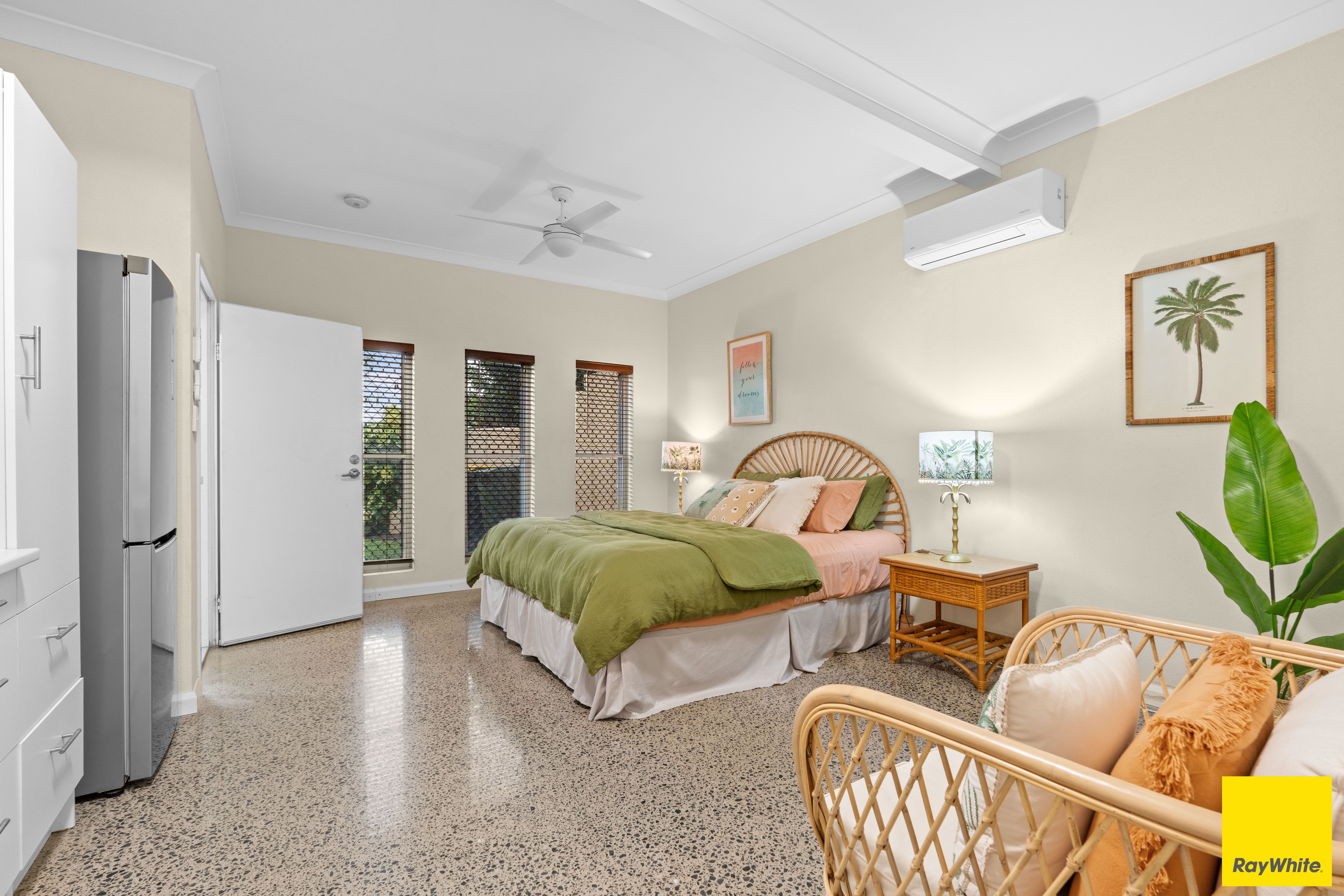 4 Torazzi Place, Mooroobool, QLD 4870