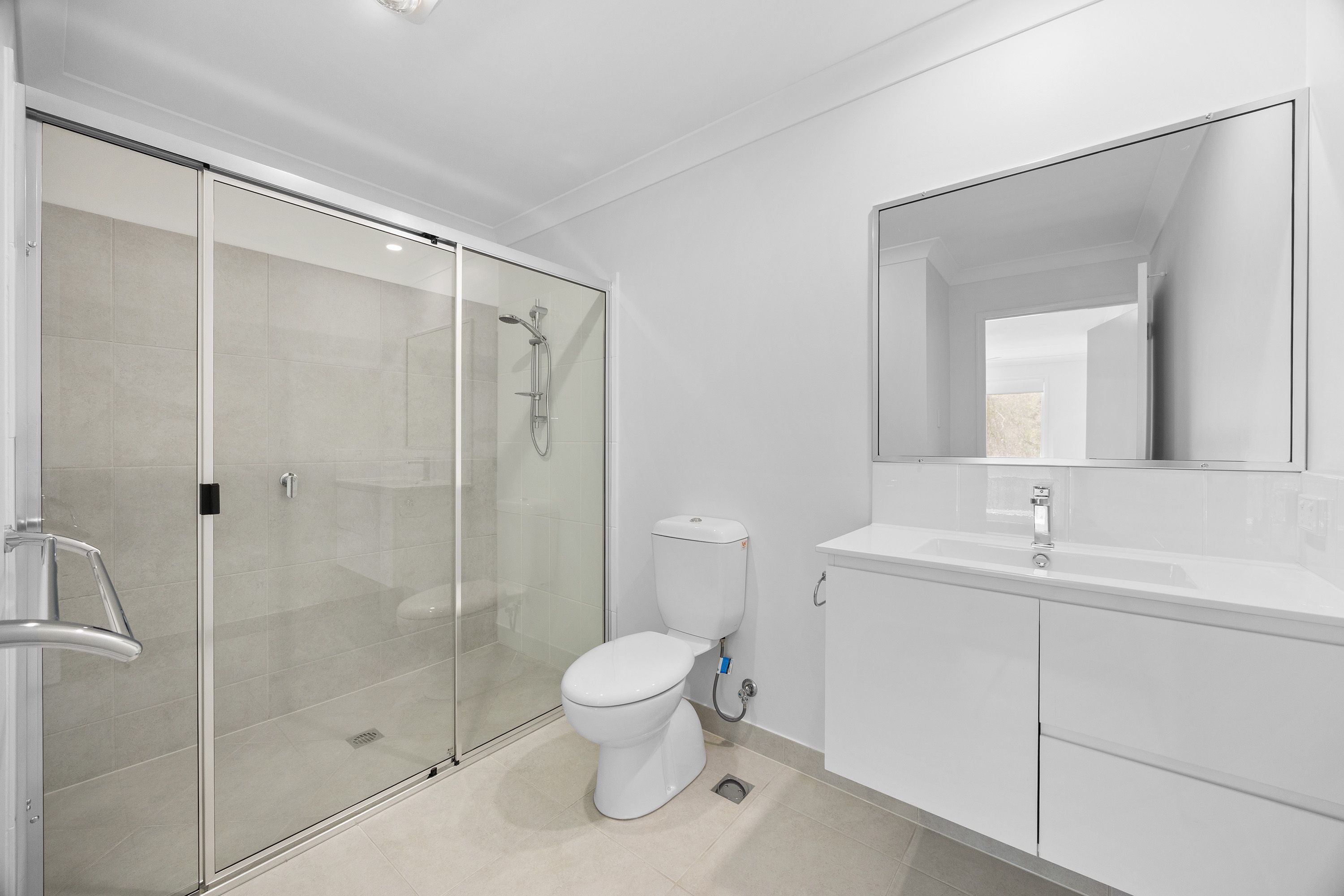 37 Aurora Road — photo 6 of 11