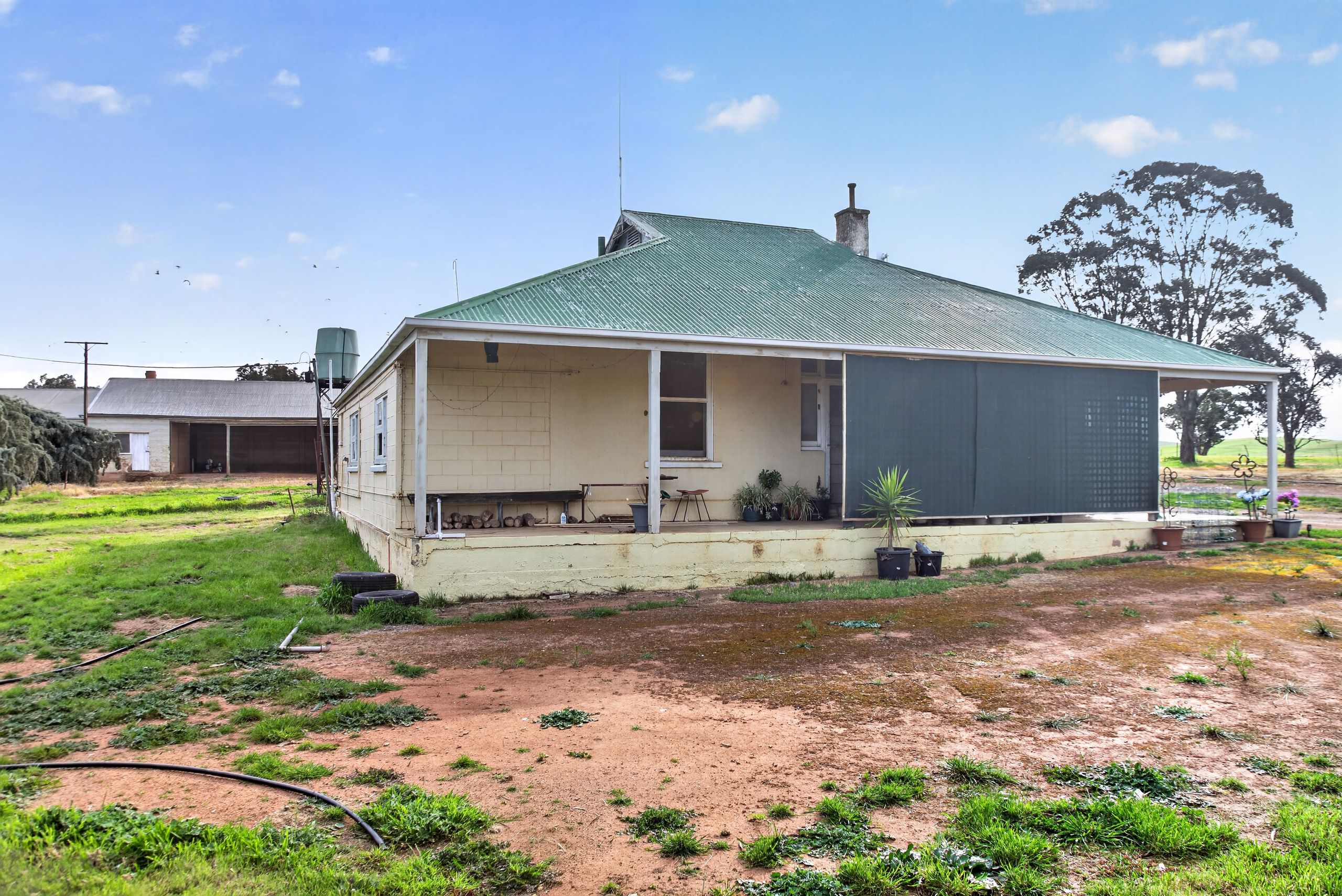 'Glen's' Cattle Station Road — photo 12 of 15