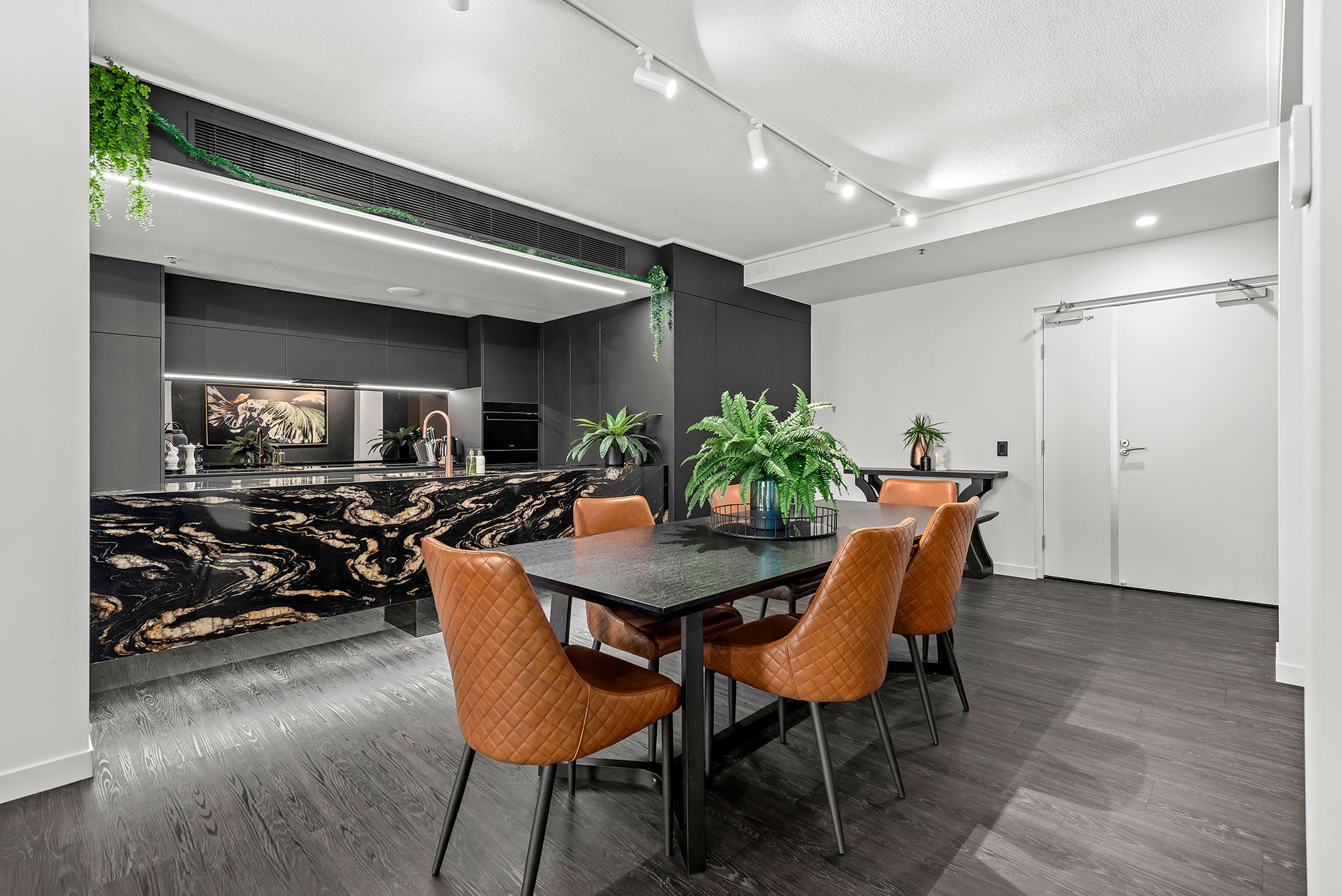 292/30 Macrossan Street — photo 7 of 24