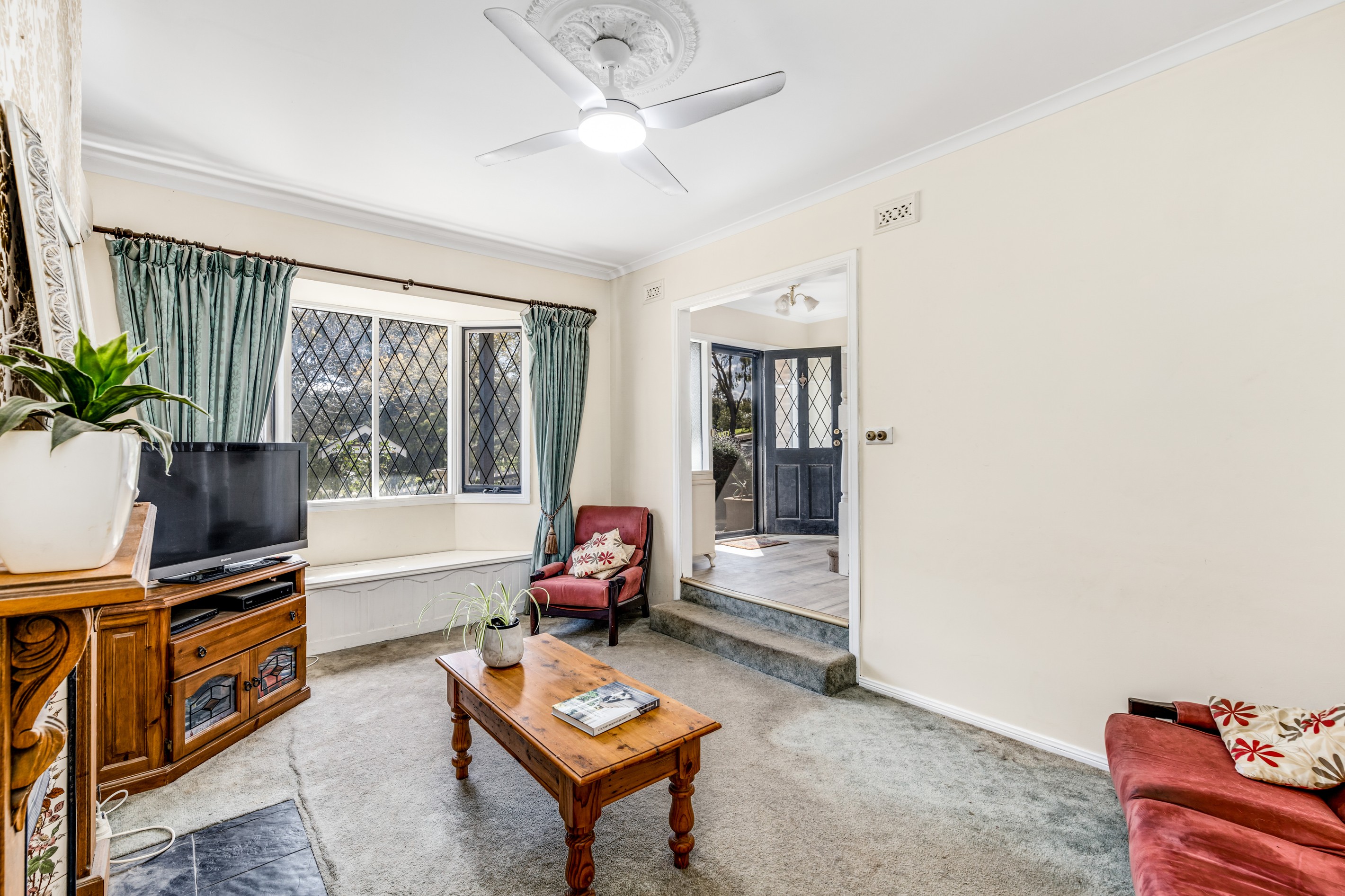 2 Slade Crescent, Hallett Cove, SA 5158