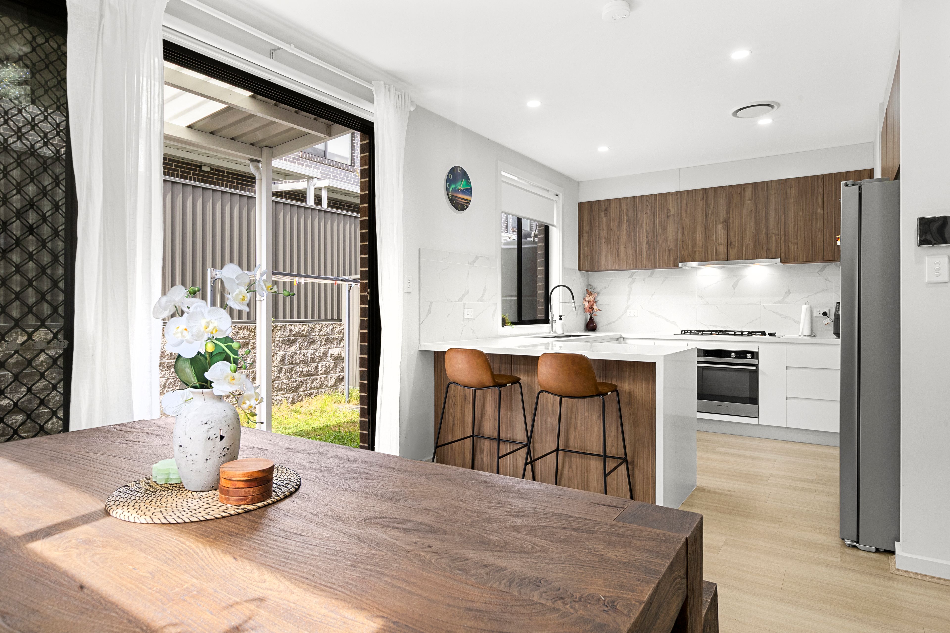 A Stylish Family Retreat Within 2 Minutes Walking Distance to Yarra Park Playground | Within Schofields Public School Catchment! — photo 5 of 17